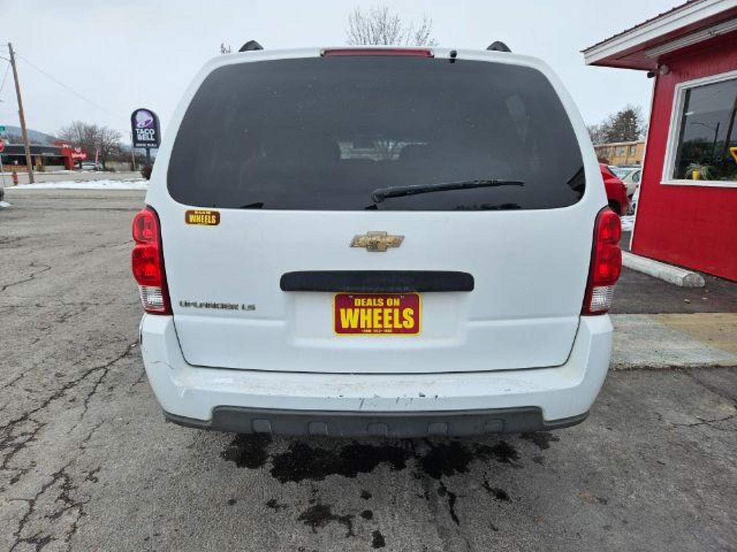 2008 Chevrolet Uplander LS Ext. 1LS (1GNDV23108D) with an 3.9L V6 DOHC 24V engine, 4-Speed Automatic transmission, located at 601 E. Idaho St., Kalispell, MT, 59901, 0.000000, 0.000000 - Photo#3