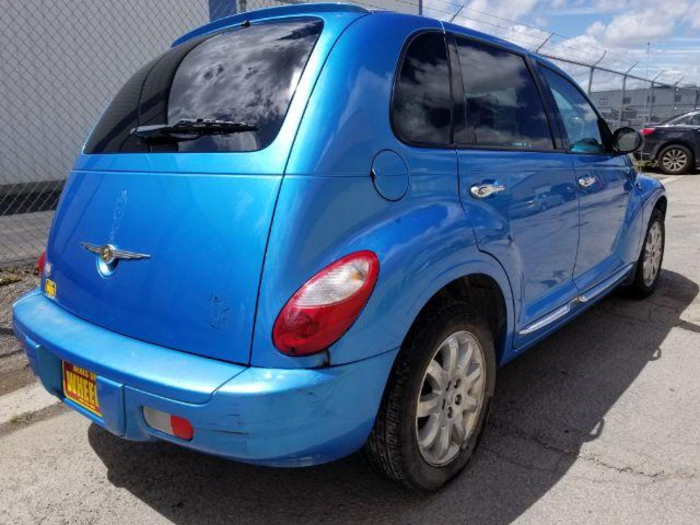 2008 Chrysler PT Cruiser Base (3A8FY48B68T) with an 2.4L L4 DOHC 16V engine, located at 601 E. Idaho St., Kalispell, MT, 59901, 0.000000, 0.000000 - Photo#4