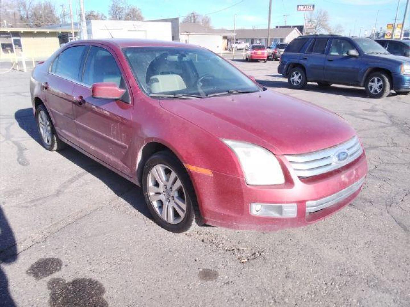 2008 RED FORD FUSION V6 SEL (3FAHP08118R) , located at 4047 Montana Ave., Billings, MT, 59101, 45.770847, -108.529800 - Photo#2