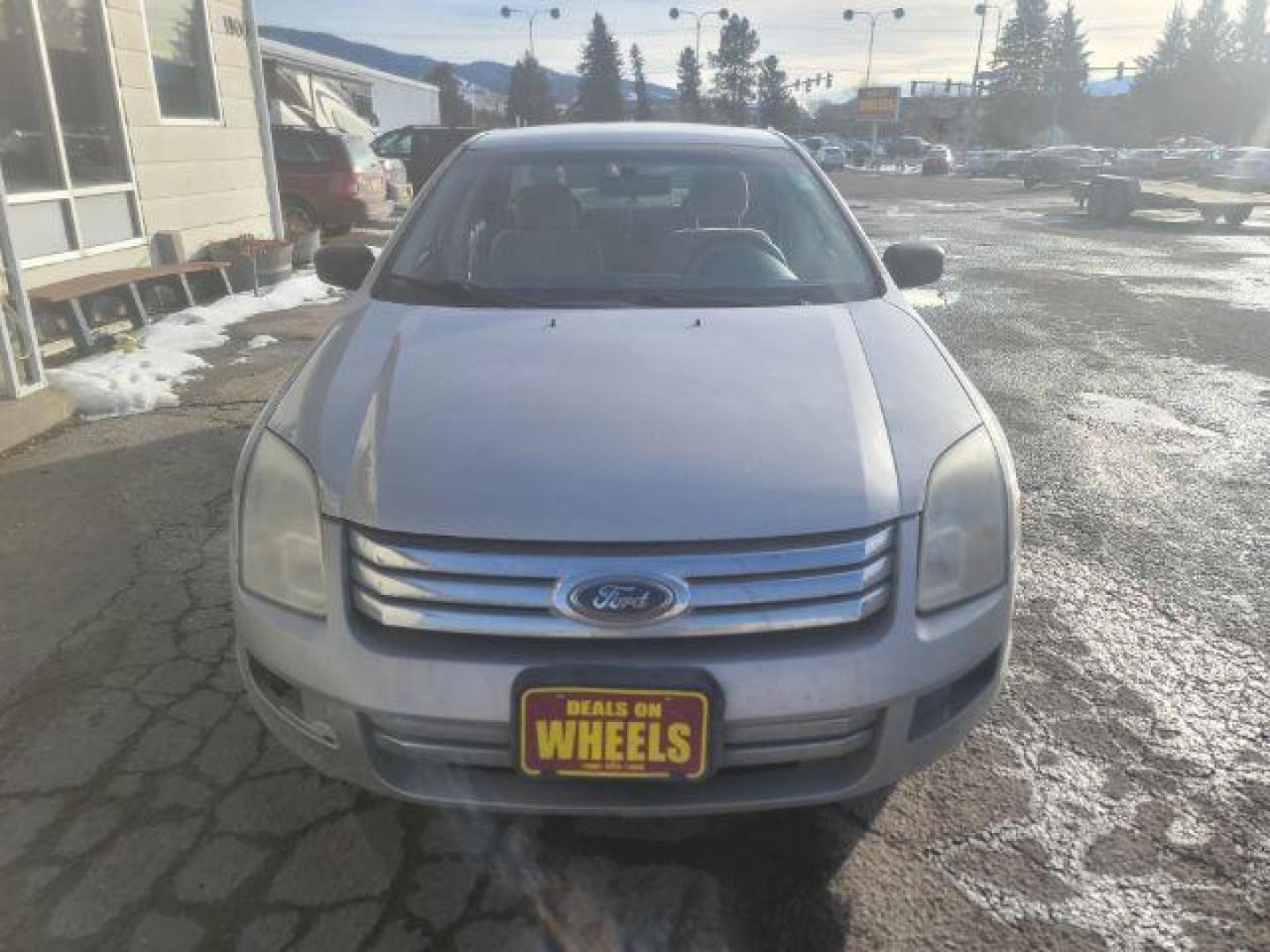 2008 Ford Fusion S (3FAHP06Z58R) with an 2.3L L4 DOHC 16V engine, located at 4047 Montana Ave., Billings, MT, 59101, 45.770847, -108.529800 - Photo#1