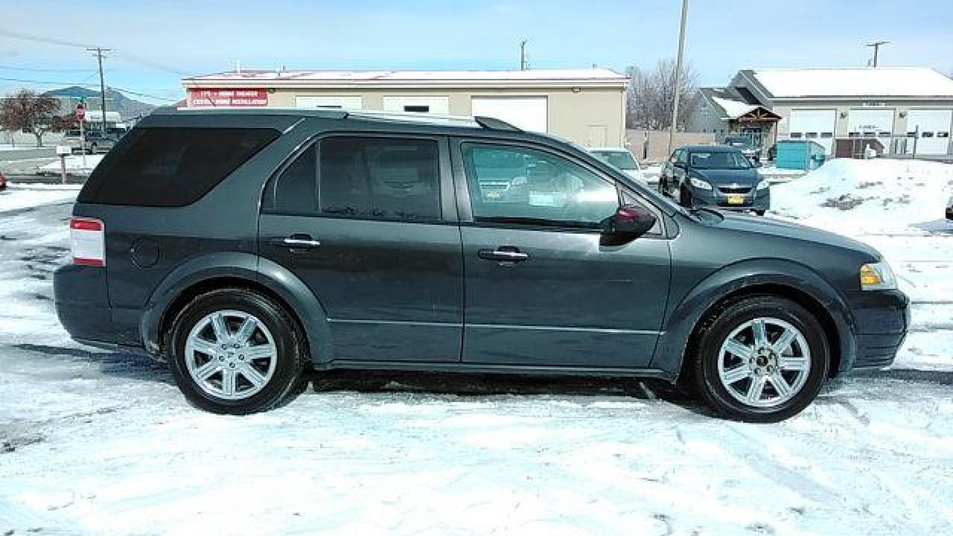 2008 Ford Taurus X Limited AWD (1FMDK06W28G) with an 3.5L V6 DOHC 24V engine, 6-Speed Automatic transmission, located at 1821 N Montana Ave., Helena, MT, 59601, (406) 422-1031, 0.000000, 0.000000 - Photo#2