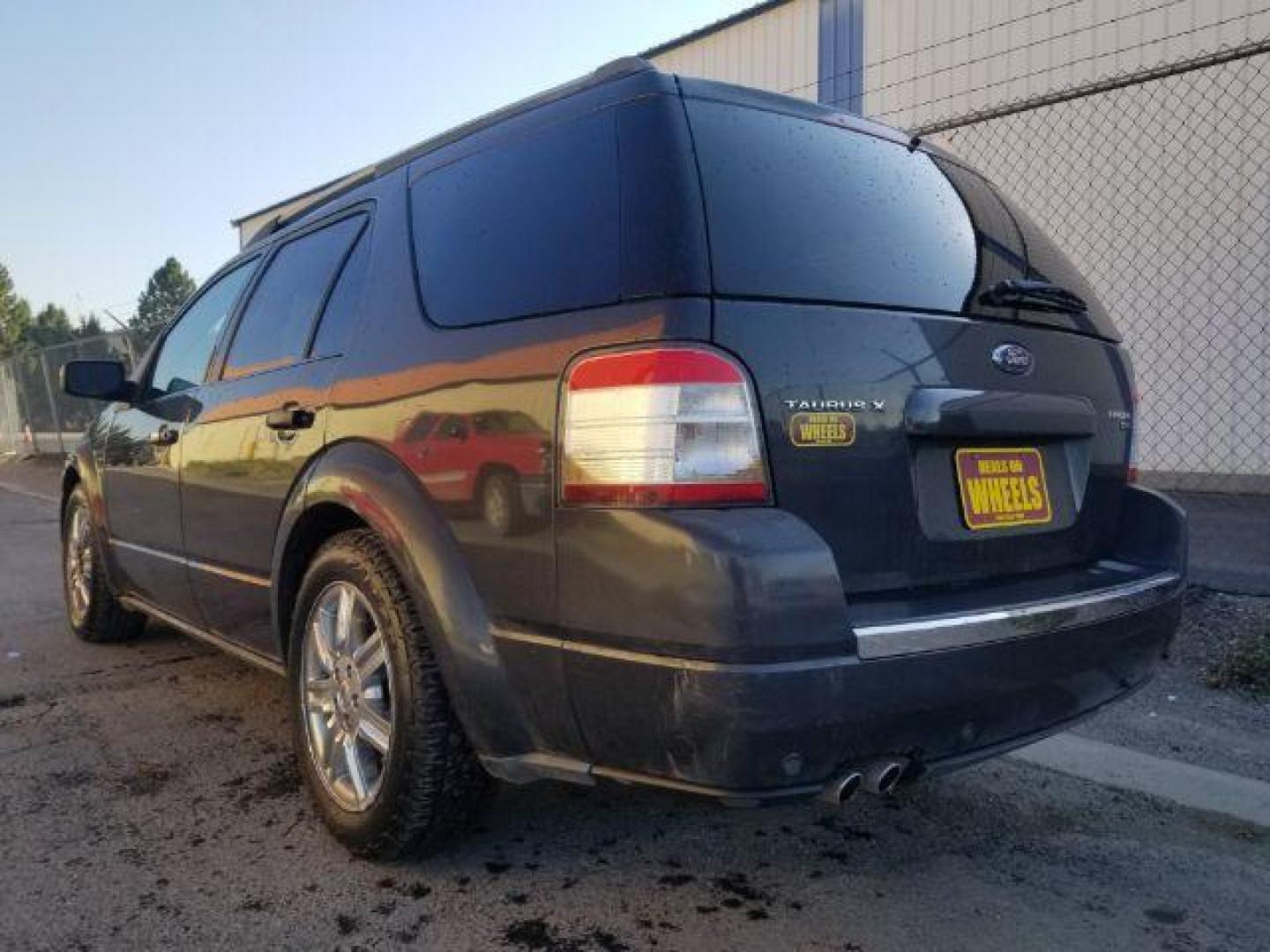 2008 Ford Taurus X Limited AWD (1FMDK06W18G) with an 3.5L V6 DOHC 24V engine, 6-Speed Automatic transmission, located at 4801 10th Ave S,, Great Falls, MT, 59405, 0.000000, 0.000000 - Photo#3