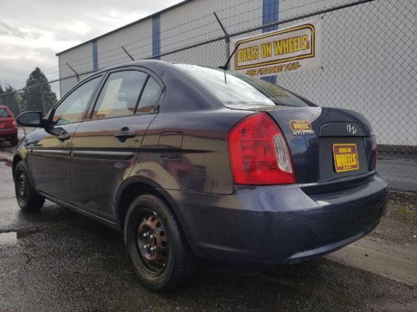 2008 Hyundai Accent GLS 4-Door (KMHCN46C48U) with an 1.6L L4 DOHC 16V engine, located at 601 E. Idaho St., Kalispell, MT, 59901, 0.000000, 0.000000 - Photo#5