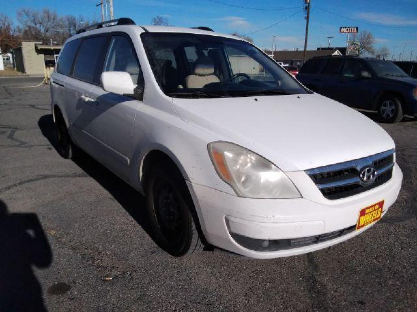 2008 Hyundai Entourage SPORTS VAN (KNDMC233086) with an 3.8L V6 DOHC 24V engine, 5-Speed Automatic transmission, located at 4047 Montana Ave., Billings, MT, 59101, 45.770847, -108.529800 - Photo#2