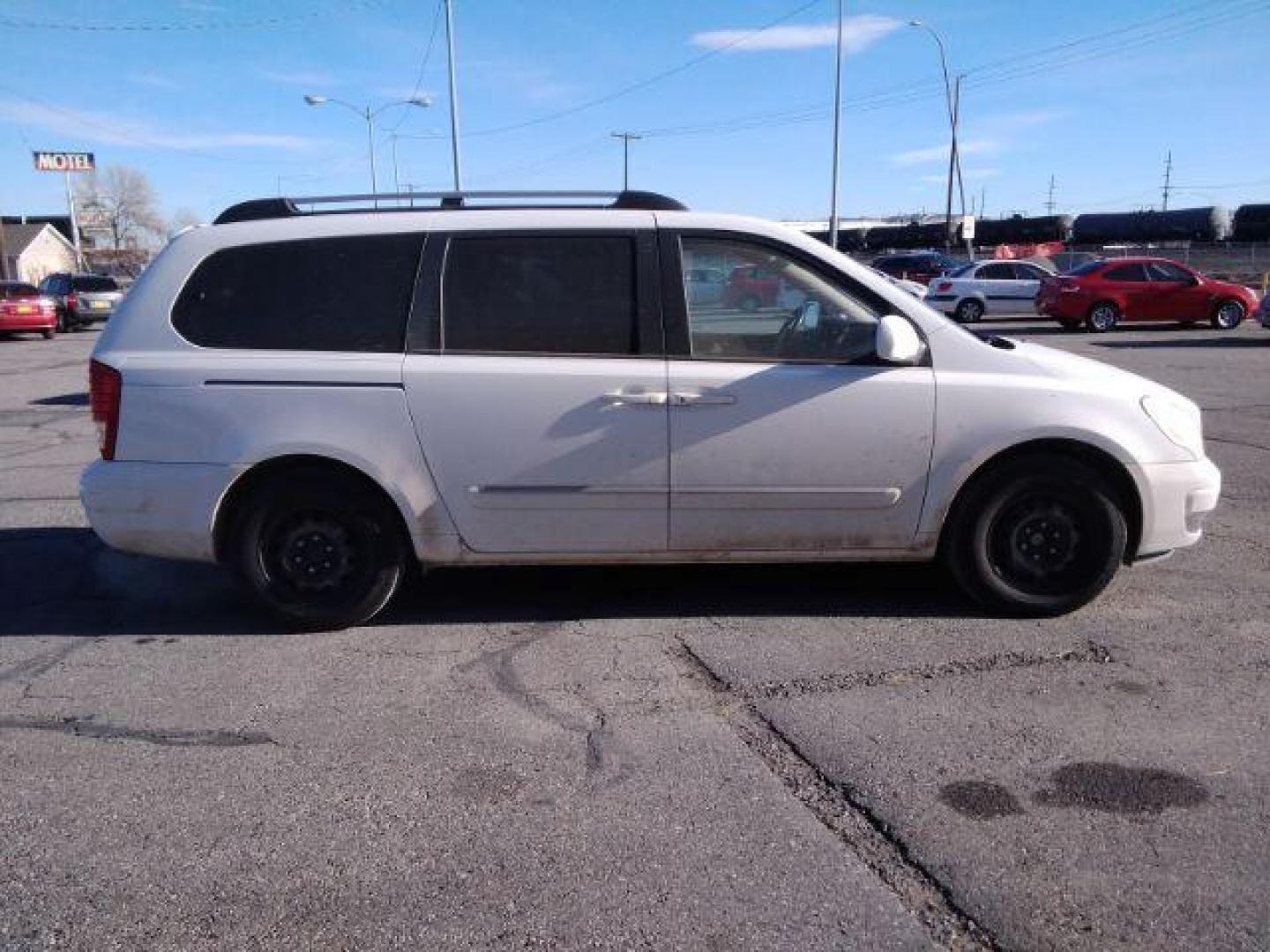 2008 Hyundai Entourage SPORTS VAN (KNDMC233086) with an 3.8L V6 DOHC 24V engine, 5-Speed Automatic transmission, located at 4047 Montana Ave., Billings, MT, 59101, 45.770847, -108.529800 - Photo#3