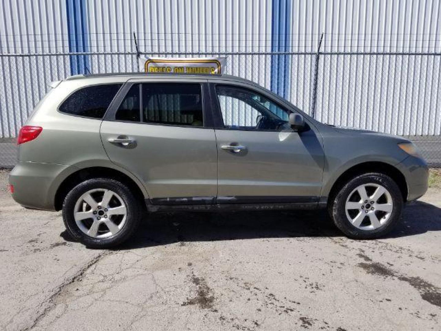 2008 Hyundai Santa Fe Limited AWD (5NMSH73E18H) with an 3.3L V6 DOHC 24V engine, 5-Speed Automatic transmission, located at 1821 N Montana Ave., Helena, MT, 59601, (406) 422-1031, 0.000000, 0.000000 - Photo#9