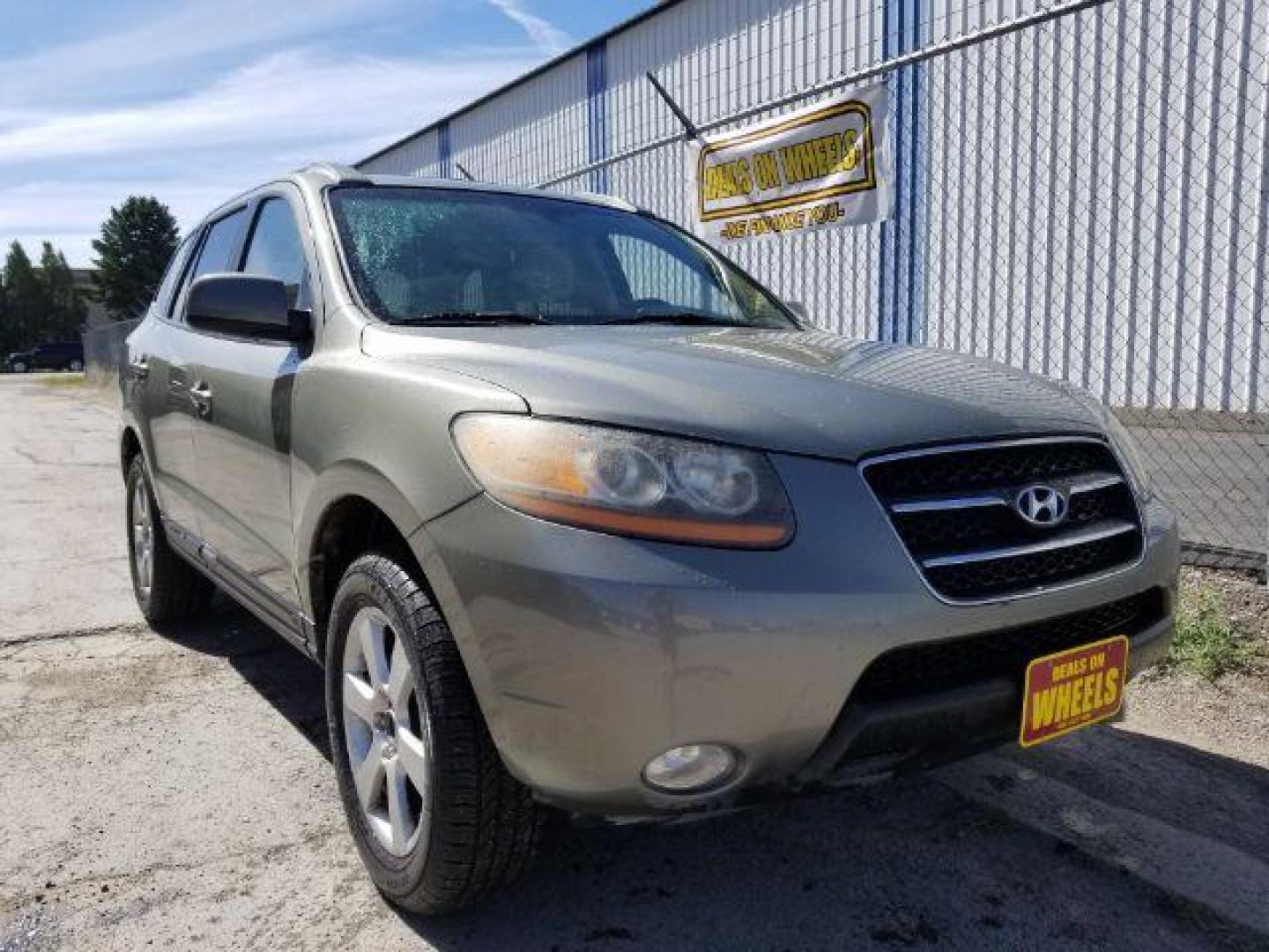 2008 Hyundai Santa Fe Limited AWD (5NMSH73E18H) with an 3.3L V6 DOHC 24V engine, 5-Speed Automatic transmission, located at 1821 N Montana Ave., Helena, MT, 59601, (406) 422-1031, 0.000000, 0.000000 - Photo#10