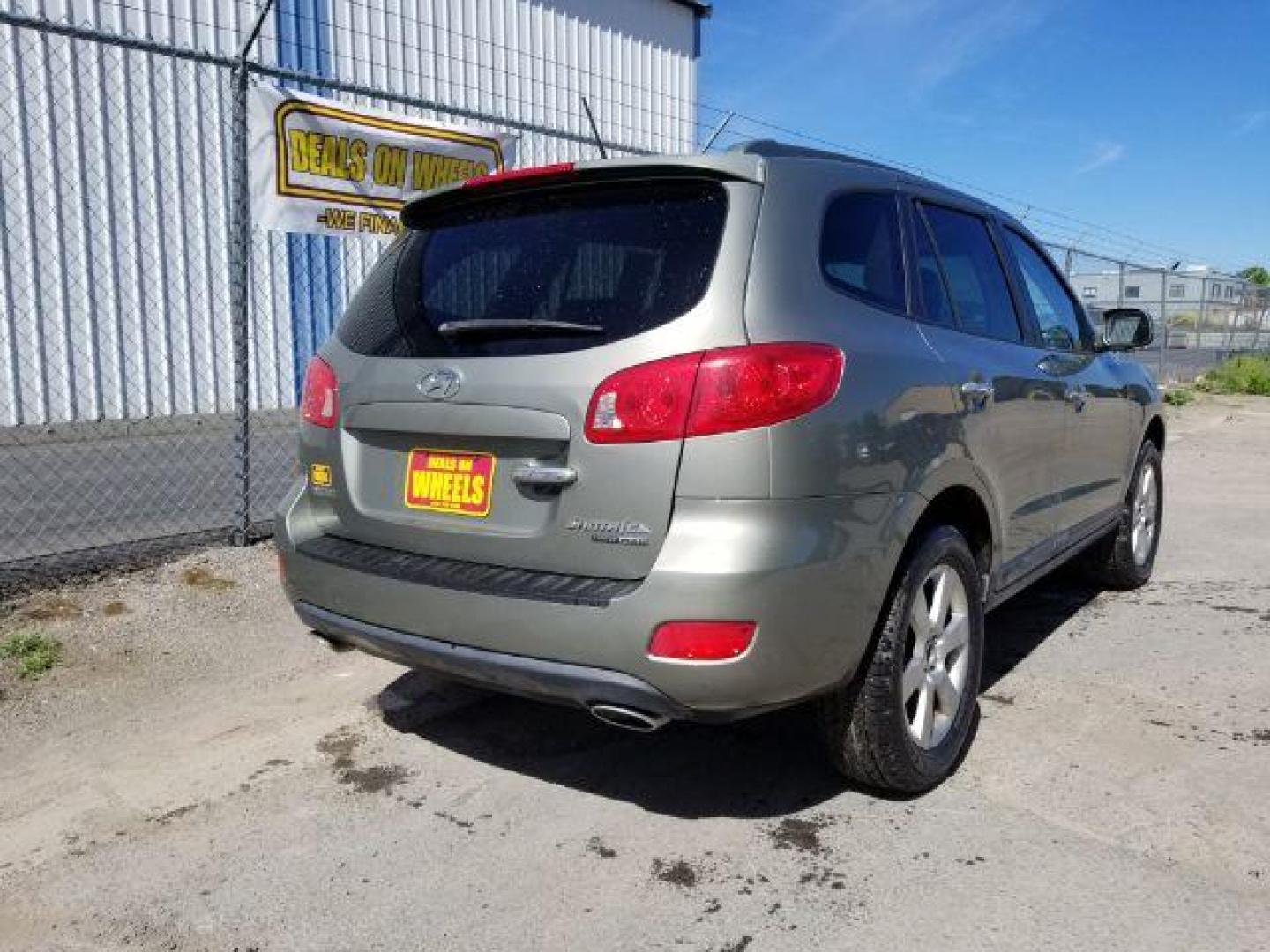 2008 Hyundai Santa Fe Limited AWD (5NMSH73E18H) with an 3.3L V6 DOHC 24V engine, 5-Speed Automatic transmission, located at 1821 N Montana Ave., Helena, MT, 59601, (406) 422-1031, 0.000000, 0.000000 - Photo#11