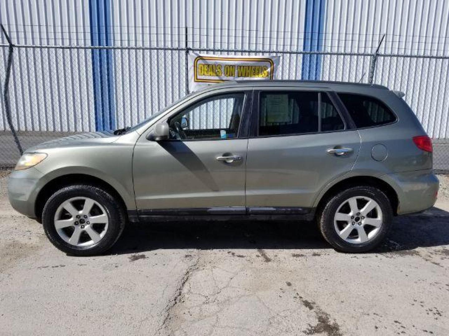 2008 Hyundai Santa Fe Limited AWD (5NMSH73E18H) with an 3.3L V6 DOHC 24V engine, 5-Speed Automatic transmission, located at 1821 N Montana Ave., Helena, MT, 59601, (406) 422-1031, 0.000000, 0.000000 - Photo#12