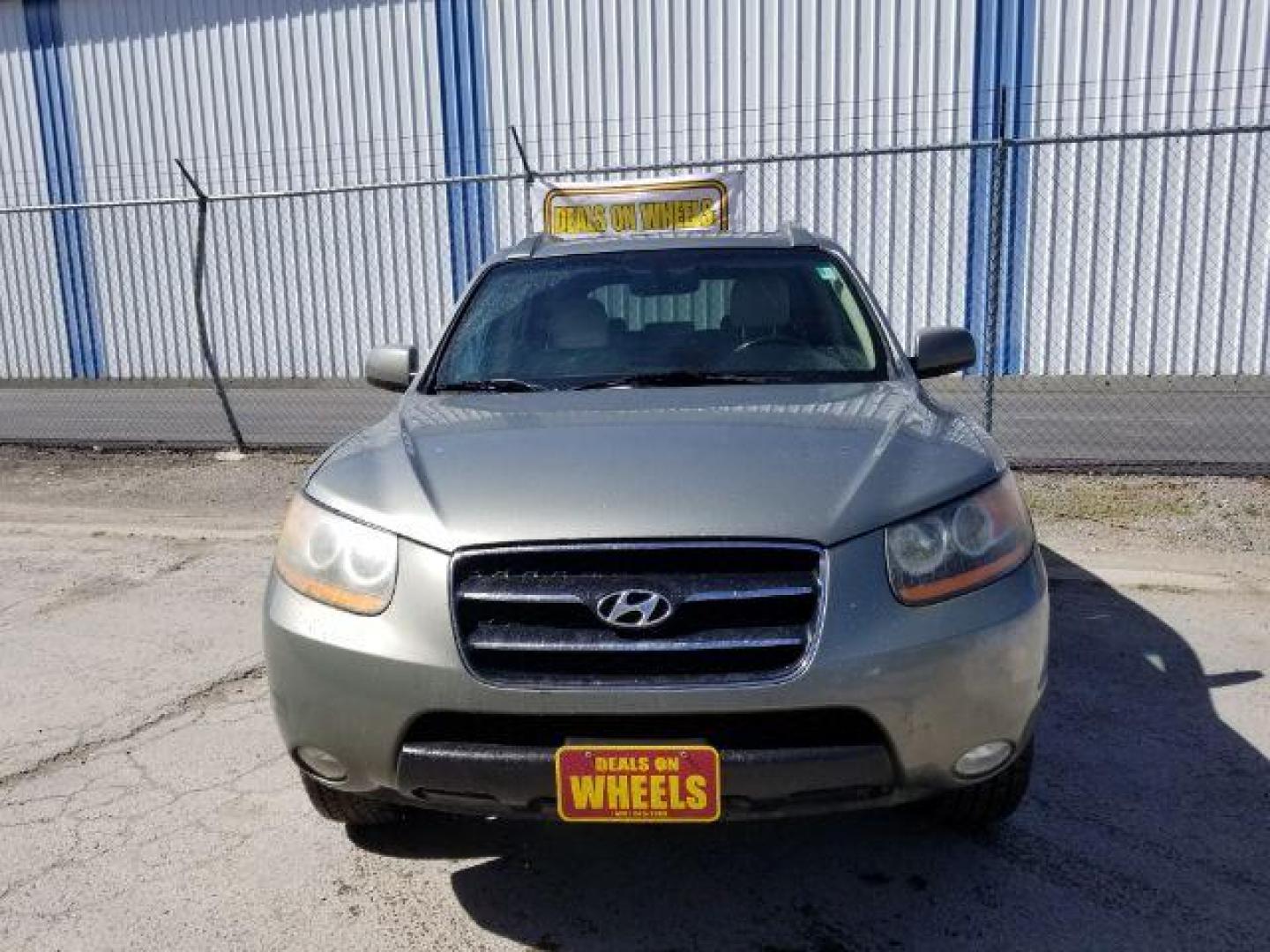 2008 Hyundai Santa Fe Limited AWD (5NMSH73E18H) with an 3.3L V6 DOHC 24V engine, 5-Speed Automatic transmission, located at 1821 N Montana Ave., Helena, MT, 59601, (406) 422-1031, 0.000000, 0.000000 - Photo#2