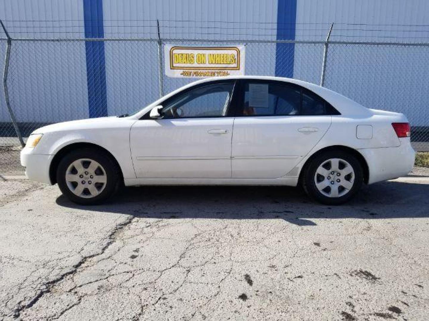 2008 Hyundai Sonata GLS (5NPET46C78H) with an 2.4L L4 DOHC 16V engine, located at 4801 10th Ave S,, Great Falls, MT, 59405, 0.000000, 0.000000 - Photo#2