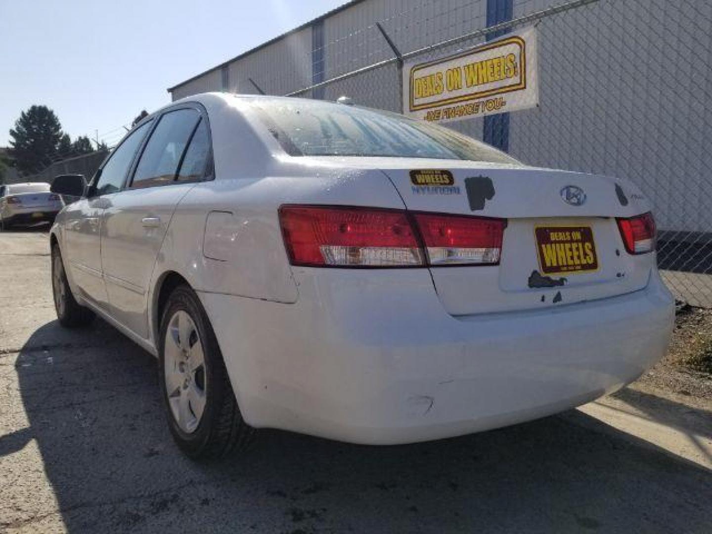 2008 Hyundai Sonata GLS (5NPET46C78H) with an 2.4L L4 DOHC 16V engine, located at 4801 10th Ave S,, Great Falls, MT, 59405, 0.000000, 0.000000 - Photo#3