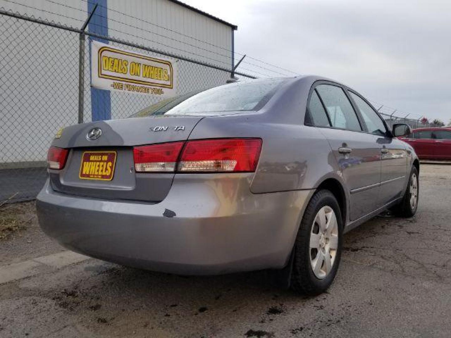 2008 Hyundai Sonata GLS (5NPET46C58H) with an 2.4L L4 DOHC 16V engine, located at 1800 West Broadway, Missoula, 59808, (406) 543-1986, 46.881348, -114.023628 - Photo#4