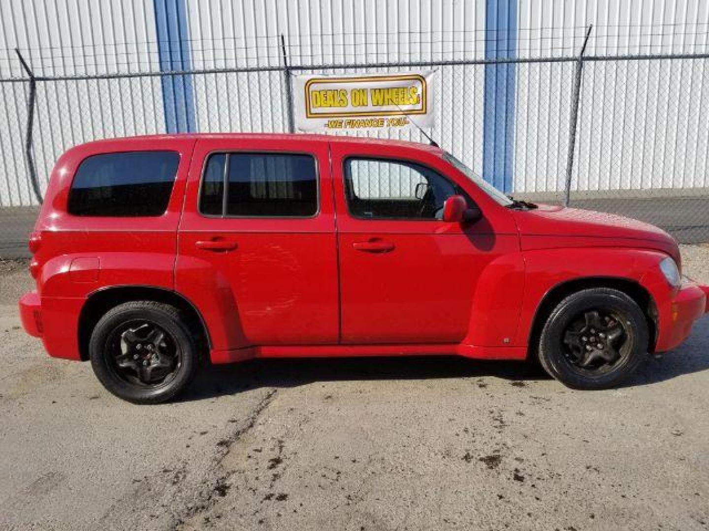 2009 Chevrolet HHR LT1 (3GNCA23B49S) with an 2.2L L4 DOHC 16V engine, 4-Speed Automatic transmission, located at 1821 N Montana Ave., Helena, MT, 59601, (406) 422-1031, 0.000000, 0.000000 - Photo#5