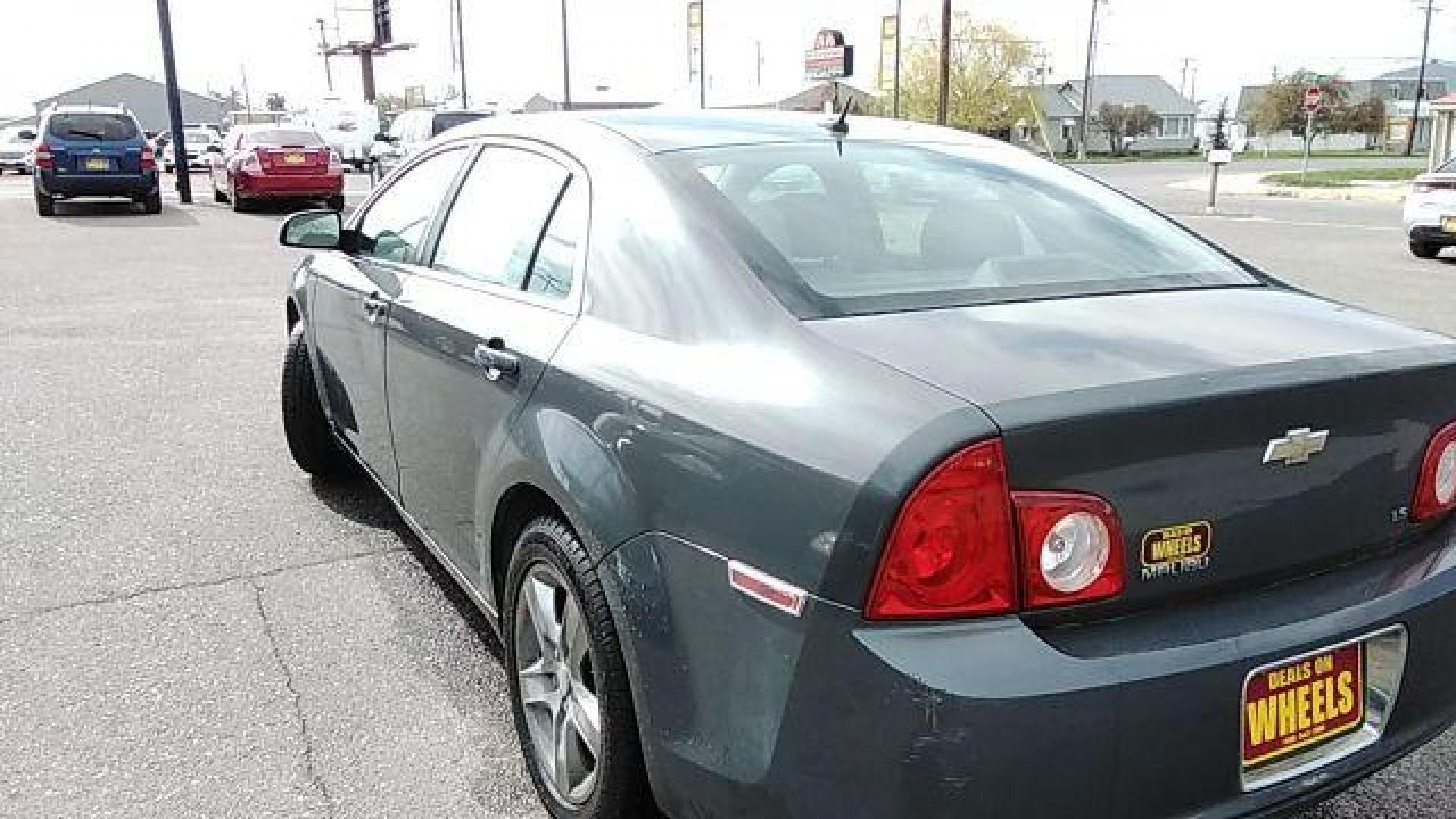 2009 Chevrolet Malibu LS (1G1ZG57B19F) with an 2.4L L4 DOHC 16V engine, 4-Speed Automatic transmission, located at 1821 N Montana Ave., Helena, MT, 59601, (406) 422-1031, 0.000000, 0.000000 - Photo#4