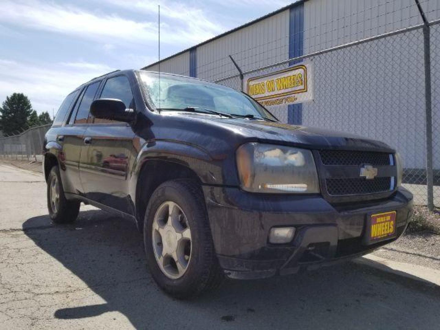 2009 Black Granite Metall Chevrolet TrailBlazer LT1 4WD (1GNDT33S392) with an 4.2L L6 DOHC 24V engine, 4-Speed Automatic transmission, located at 1800 West Broadway, Missoula, 59808, (406) 543-1986, 46.881348, -114.023628 - Photo#6