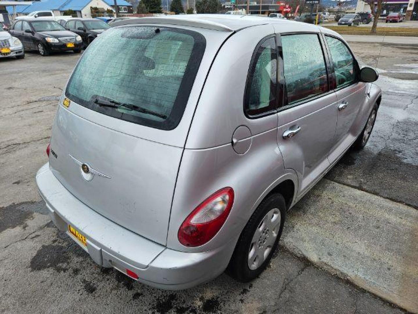 2009 Chrysler PT Cruiser Base (3A8FY48989T) with an 2.4L L4 DOHC 16V engine, located at 601 E. Idaho St., Kalispell, MT, 59901, 0.000000, 0.000000 - Photo#4