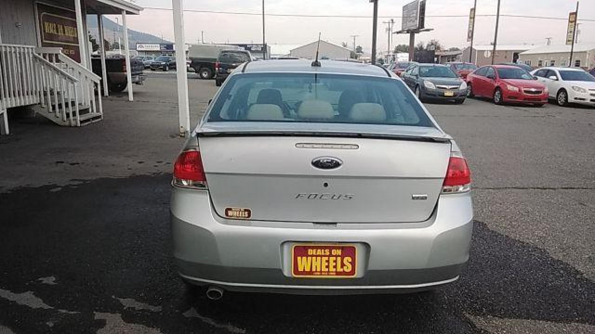 2009 Brilliant Silver Met Ford Focus SES Sedan (1FAHP36N89W) with an 2.0L L4 DOHC 16V engine, located at 1821 N Montana Ave., Helena, MT, 59601, (406) 422-1031, 0.000000, 0.000000 - Photo#5