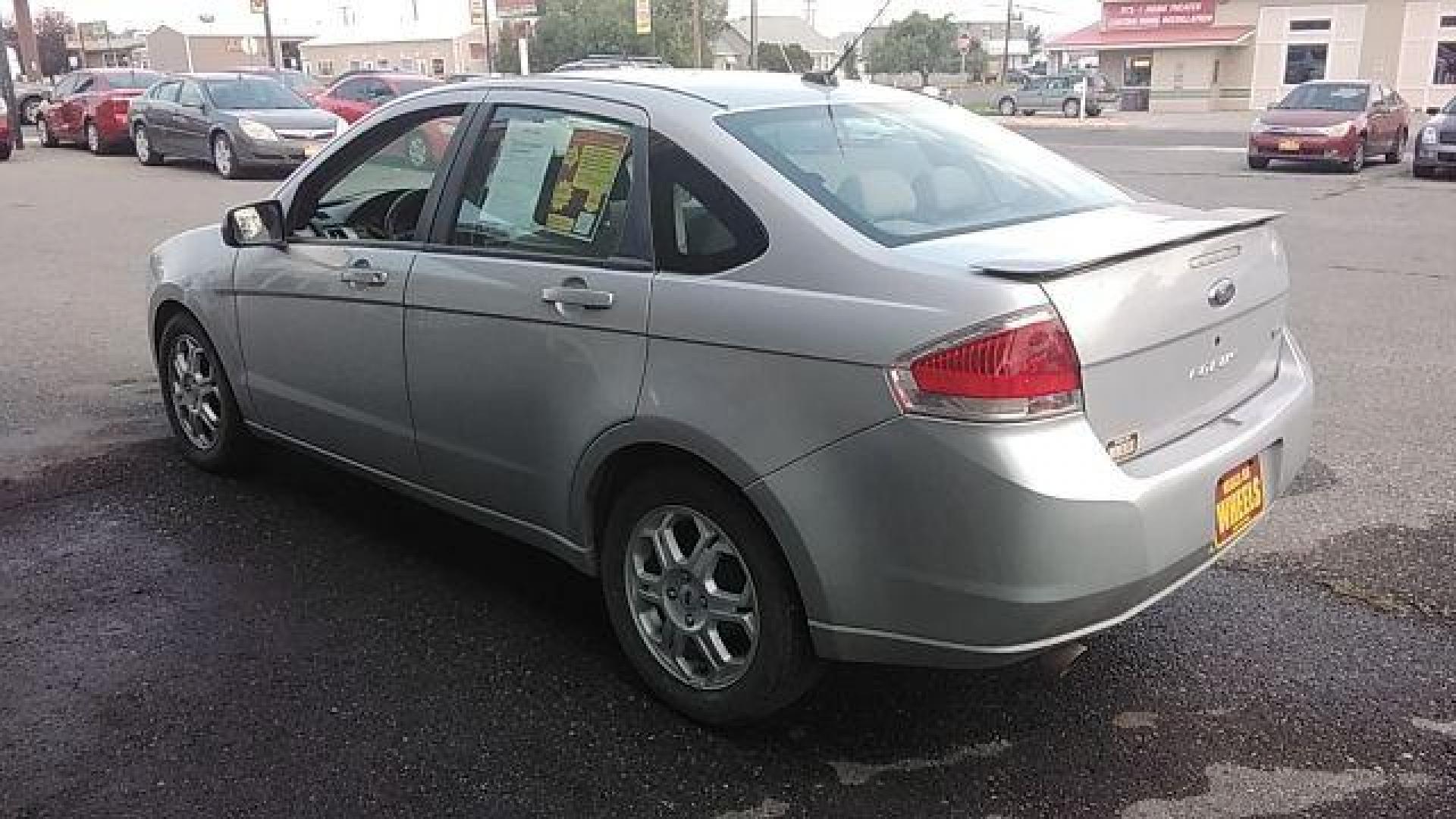 2009 Brilliant Silver Met Ford Focus SES Sedan (1FAHP36N89W) with an 2.0L L4 DOHC 16V engine, located at 1821 N Montana Ave., Helena, MT, 59601, (406) 422-1031, 0.000000, 0.000000 - Photo#6