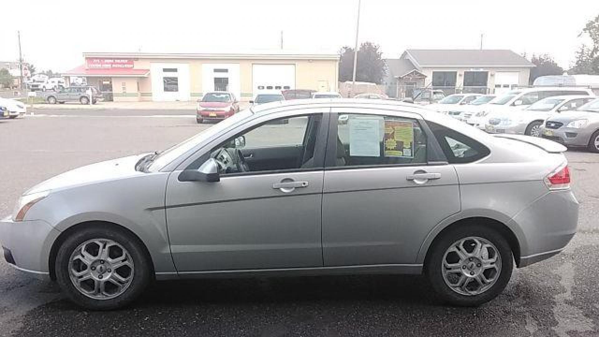 2009 Brilliant Silver Met Ford Focus SES Sedan (1FAHP36N89W) with an 2.0L L4 DOHC 16V engine, located at 1821 N Montana Ave., Helena, MT, 59601, (406) 422-1031, 0.000000, 0.000000 - Photo#7