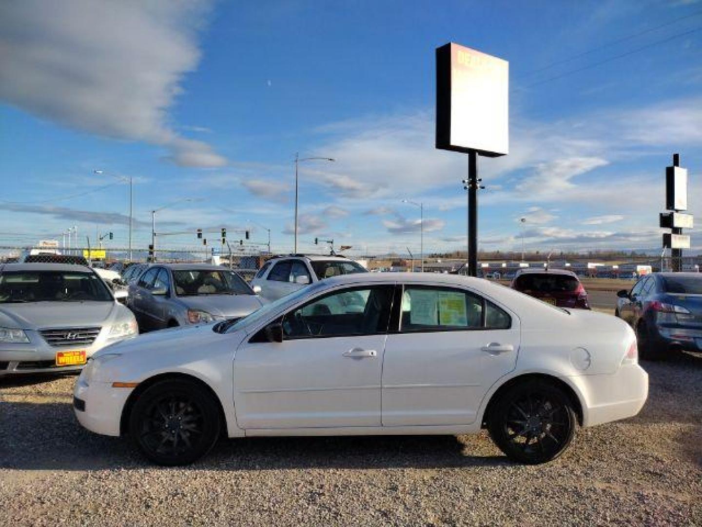 2009 Ford Fusion I4 S (3FAHP06Z19R) with an 2.3L L4 DOHC 16V engine, located at 4801 10th Ave S,, Great Falls, MT, 59405, 0.000000, 0.000000 - Photo#1