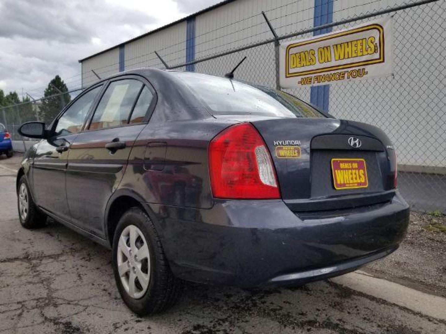 2009 Hyundai Accent GLS 4-Door (KMHCM46C99U) with an 1.6L L4 DOHC 16V engine, located at 601 E. Idaho St., Kalispell, MT, 59901, 0.000000, 0.000000 - Photo#3