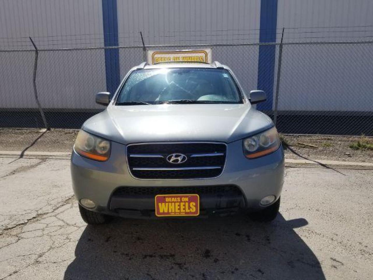 2009 Hyundai Santa Fe SE AWD (5NMSH73E09H) with an 3.3L V6 DOHC 24V engine, 5-Speed Automatic transmission, located at 1800 West Broadway, Missoula, 59808, (406) 543-1986, 46.881348, -114.023628 - Photo#1