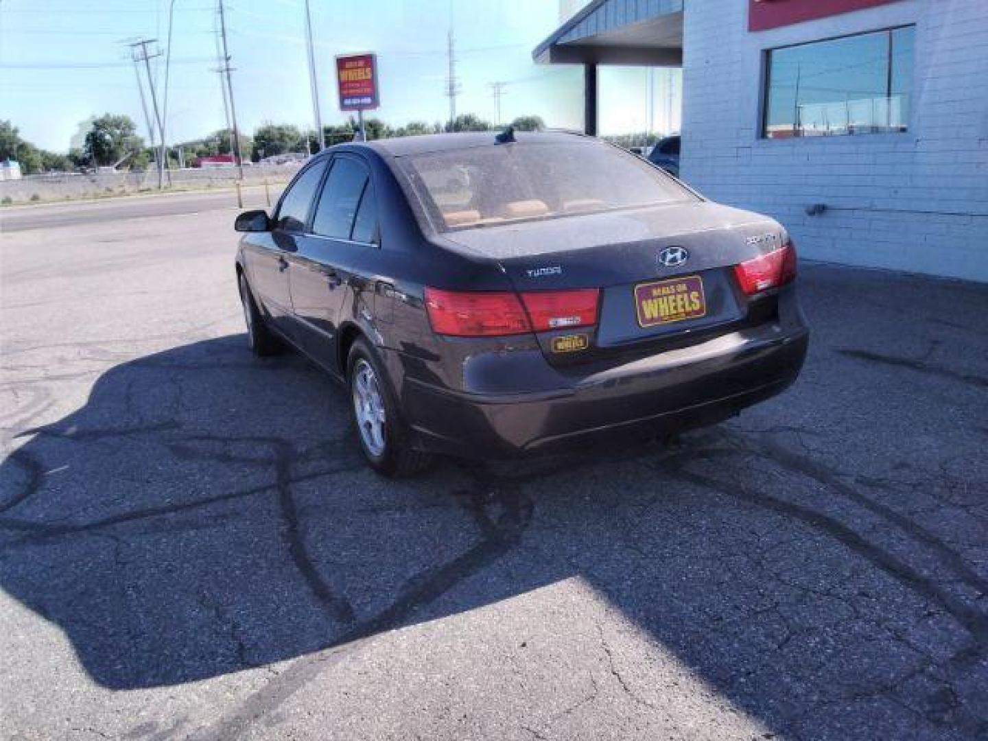 2009 Hyundai Sonata GLS (5NPET46C59H) with an 2.4L L4 DOHC 16V engine, located at 4047 Montana Ave., Billings, MT, 59101, 45.770847, -108.529800 - Photo#2