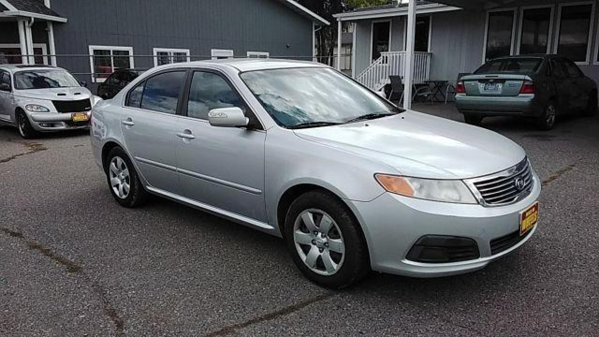 2009 Kia Optima LX (KNAGE228395) with an 2.4L L4 DOHC 16V engine, 4-Speed Automatic transmission, located at 1821 N Montana Ave., Helena, MT, 59601, (406) 422-1031, 0.000000, 0.000000 - Photo#2