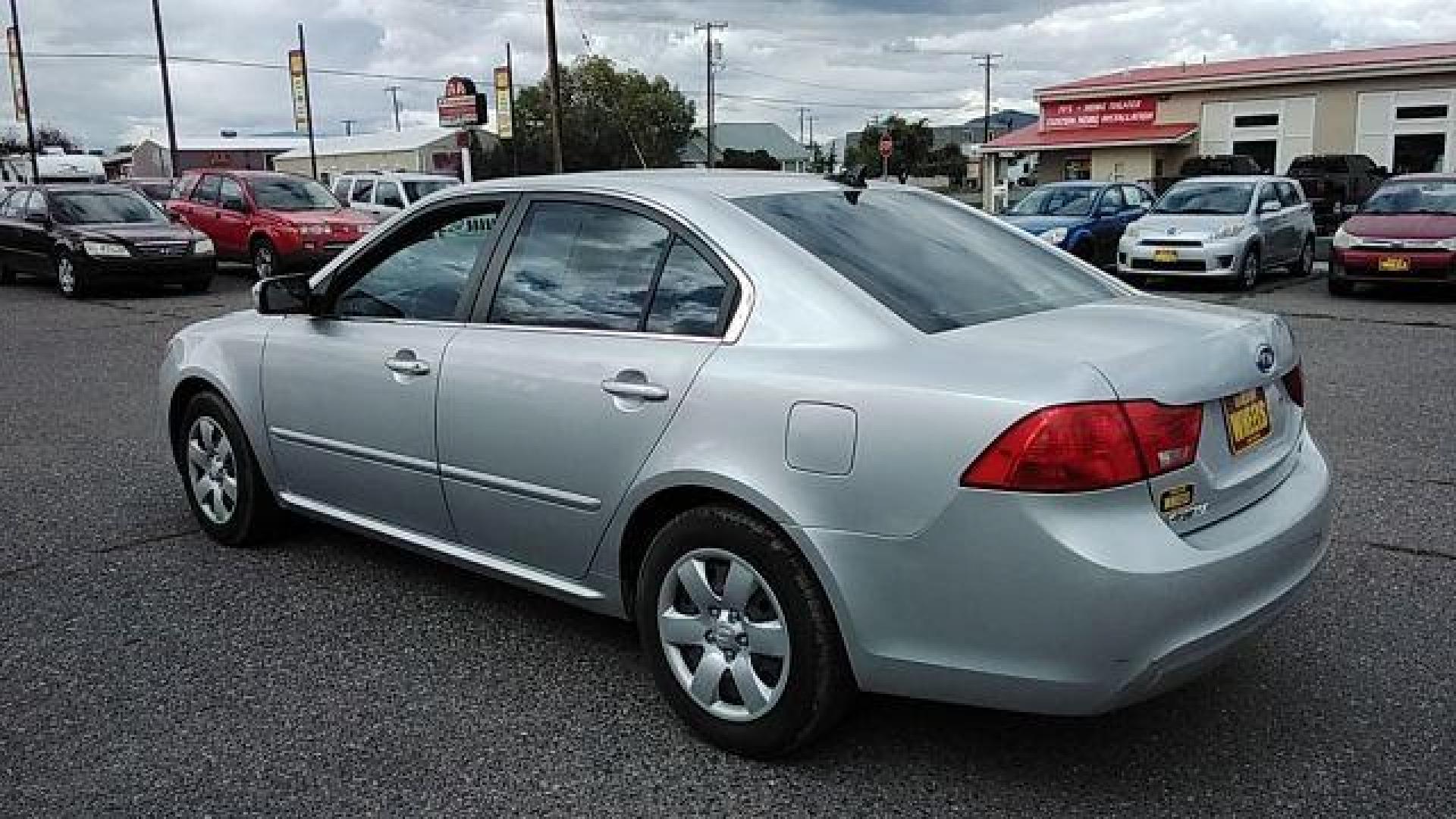 2009 Kia Optima LX (KNAGE228395) with an 2.4L L4 DOHC 16V engine, 4-Speed Automatic transmission, located at 1821 N Montana Ave., Helena, MT, 59601, (406) 422-1031, 0.000000, 0.000000 - Photo#6