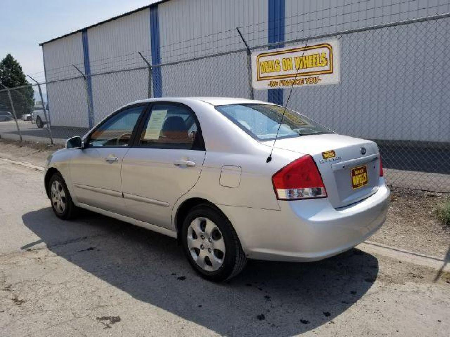 2009 Kia Spectra EX (KNAFE222695) with an 2.0L L4 DOHC 16V engine, located at 601 E. Idaho St., Kalispell, MT, 59901, 0.000000, 0.000000 - Photo#3