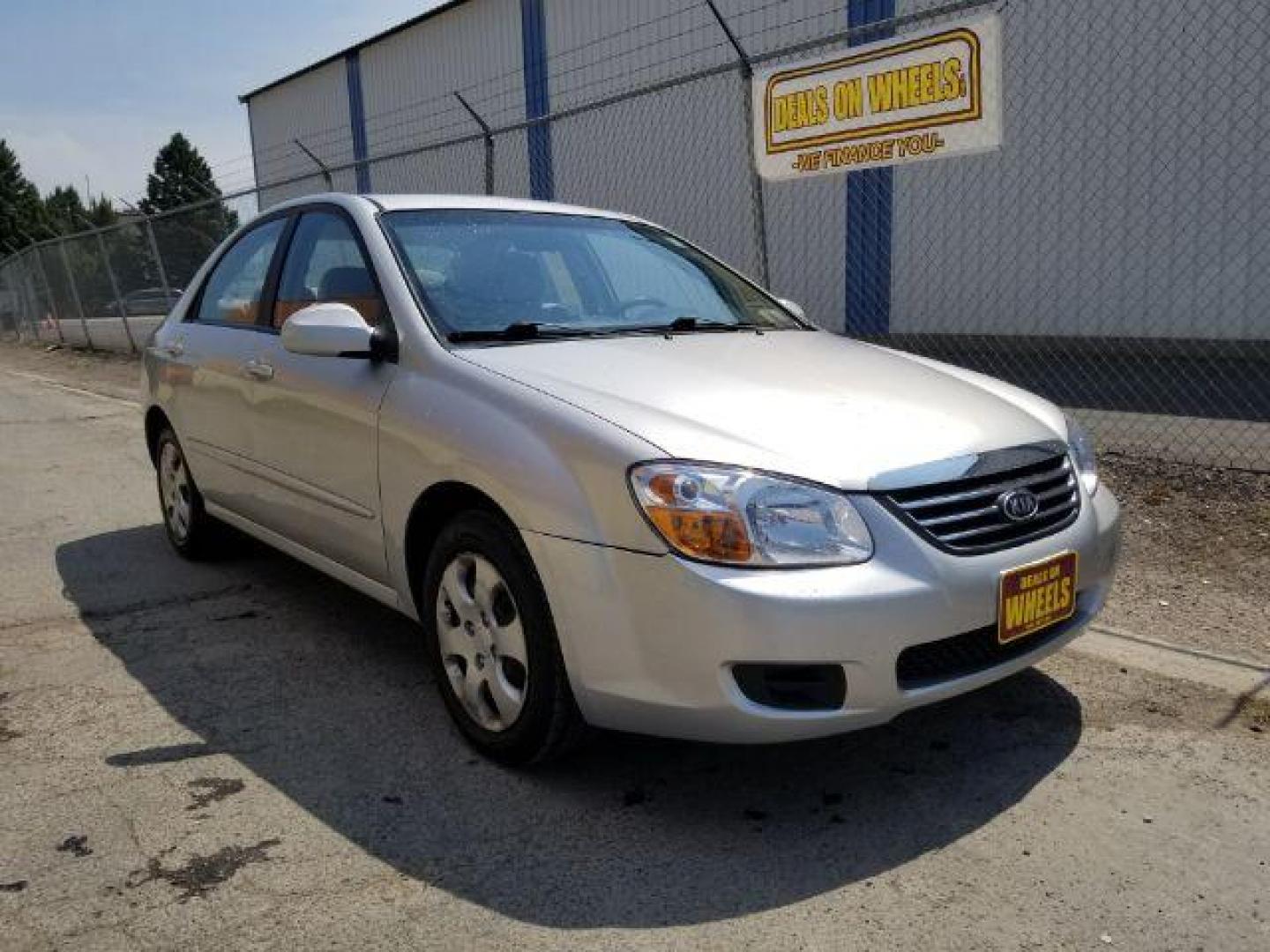 2009 Kia Spectra EX (KNAFE222695) with an 2.0L L4 DOHC 16V engine, located at 601 E. Idaho St., Kalispell, MT, 59901, 0.000000, 0.000000 - Photo#6