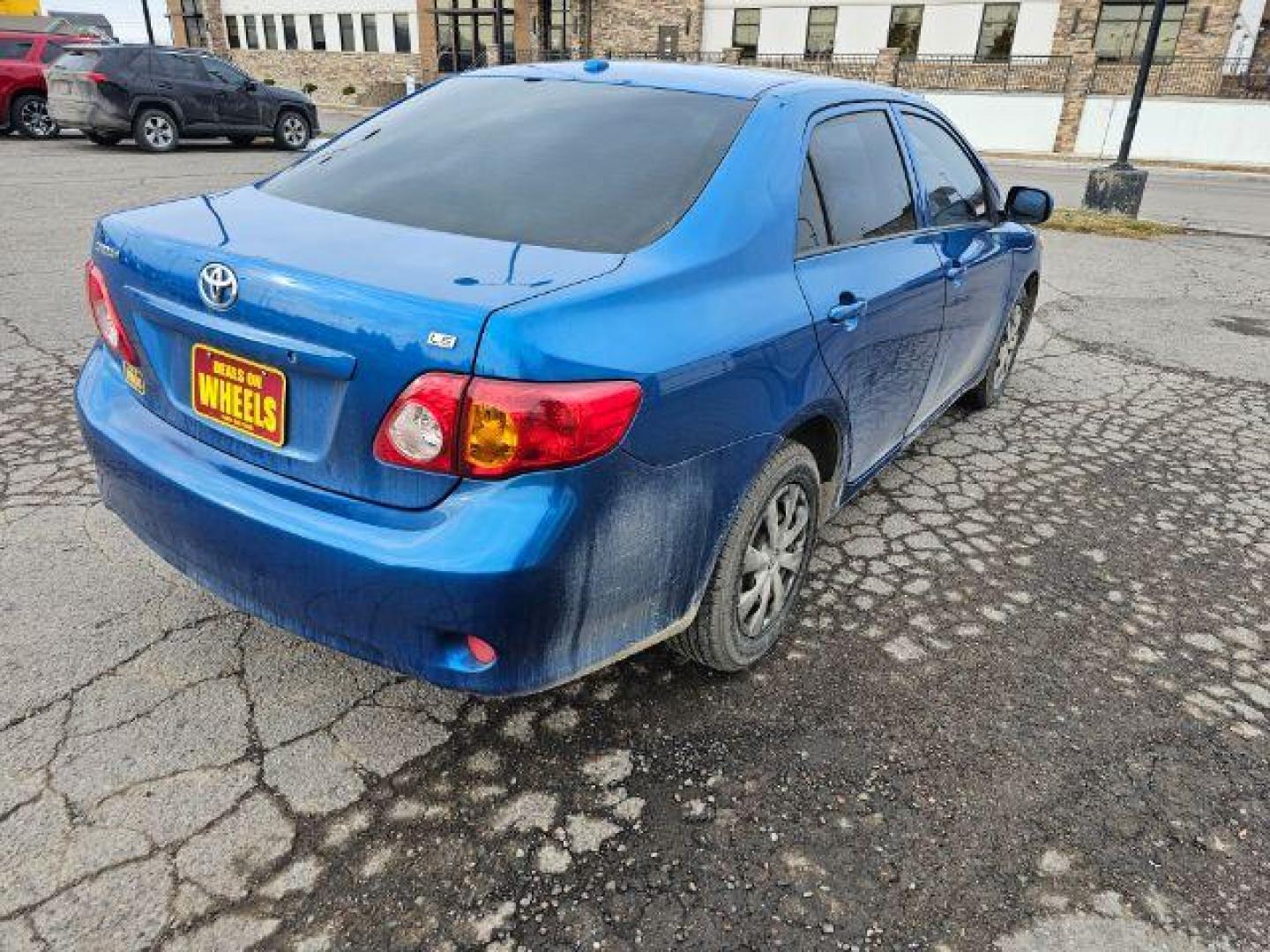 2009 Toyota Corolla LE 4-Speed AT (JTDBL40E59J) with an 1.8L L4 DOHC 16V engine, 4-Speed Automatic transmission, located at 1800 West Broadway, Missoula, 59808, (406) 543-1986, 46.881348, -114.023628 - Photo#5