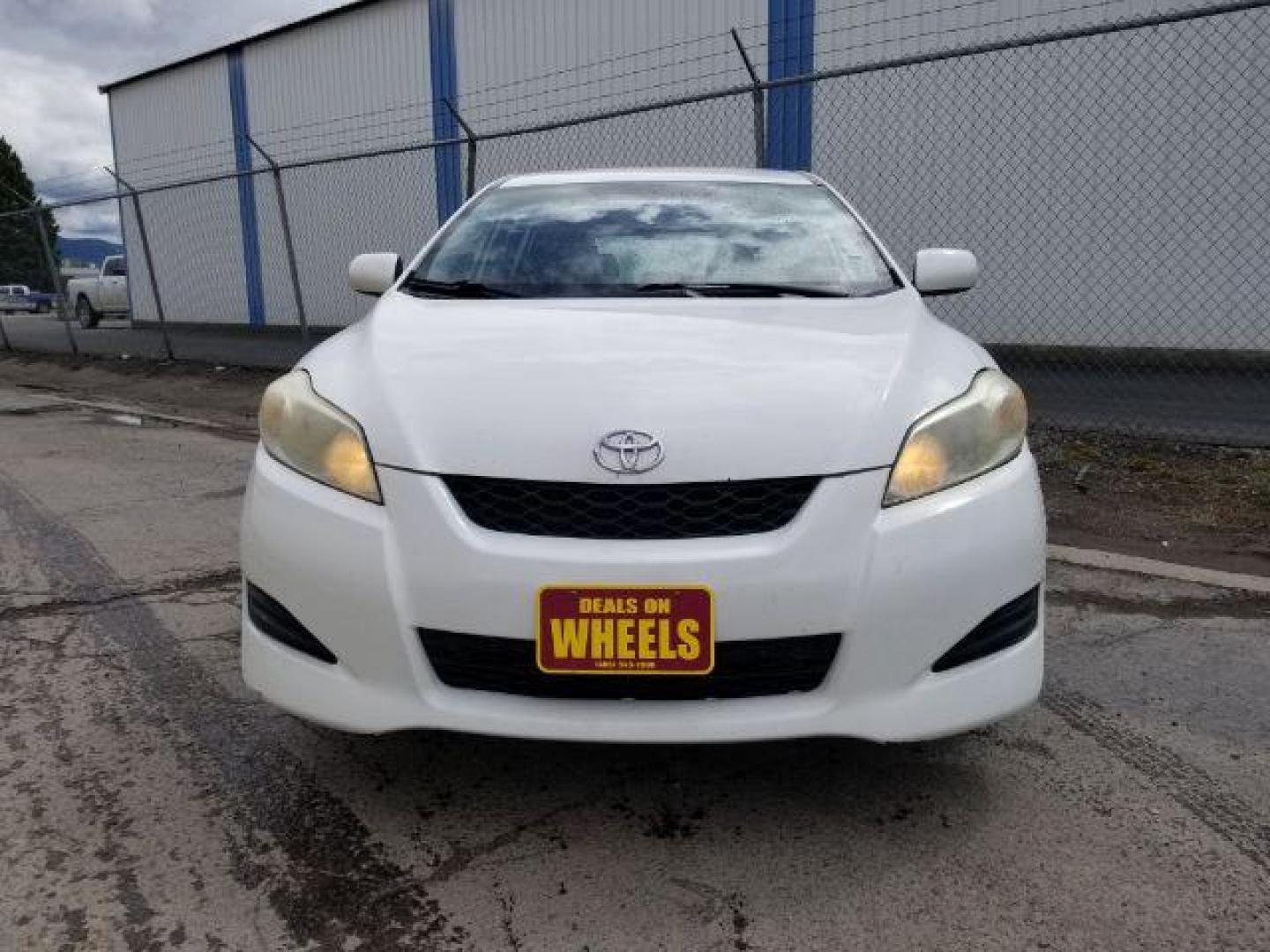 2009 Toyota Matrix Base 4-Speed AT (2T1KU40E09C) with an 1.8L L4 DOHC 16V engine, 4-Speed Automatic transmission, located at 1821 N Montana Ave., Helena, MT, 59601, (406) 422-1031, 0.000000, 0.000000 - Photo#1