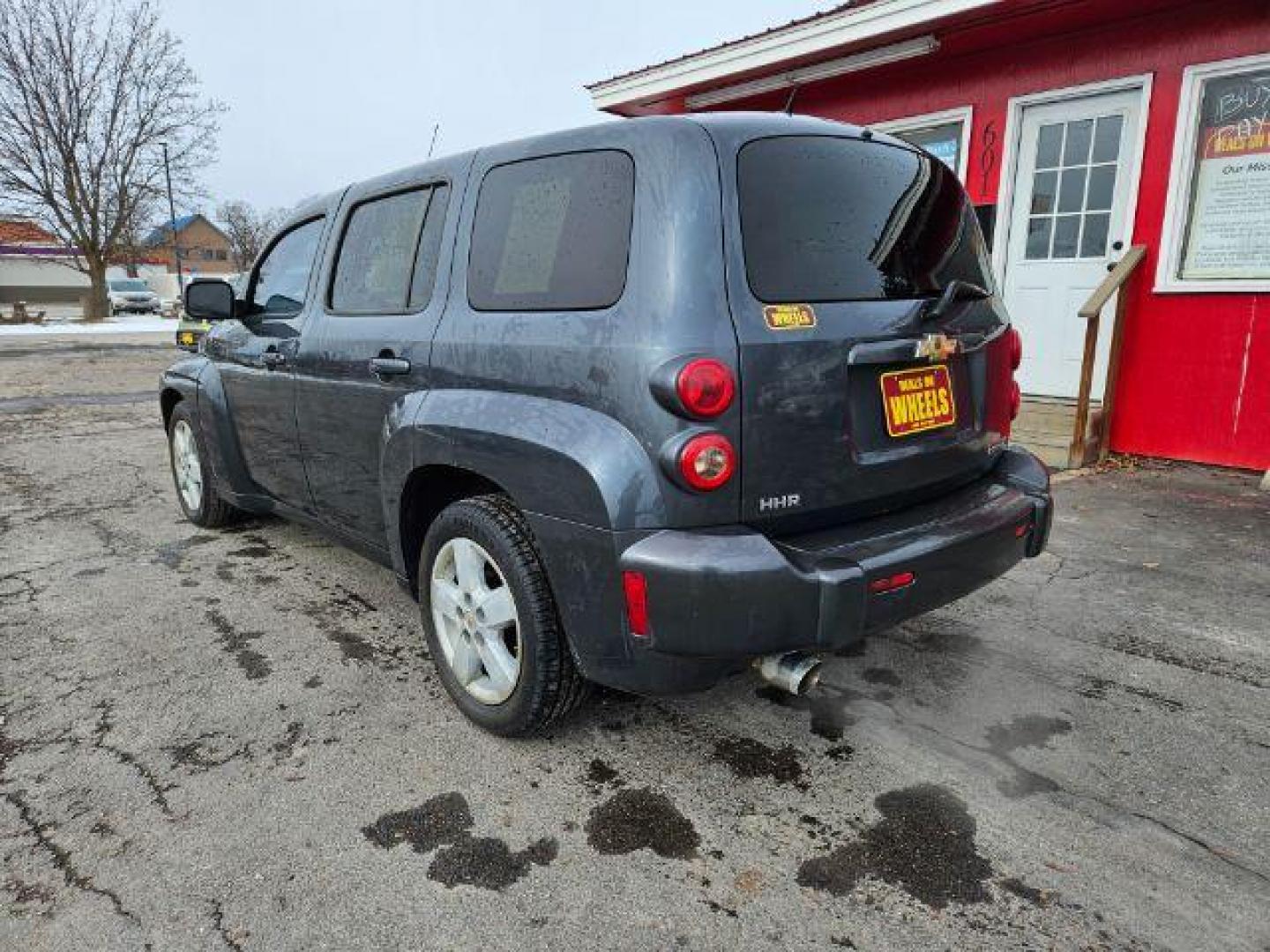 2010 Chevrolet HHR LT1 (3GNBABDV1AS) with an 2.4L L4 DOHC 16V FFV engine, 4-Speed Automatic transmission, located at 601 E. Idaho St., Kalispell, MT, 59901, 0.000000, 0.000000 - Photo#2