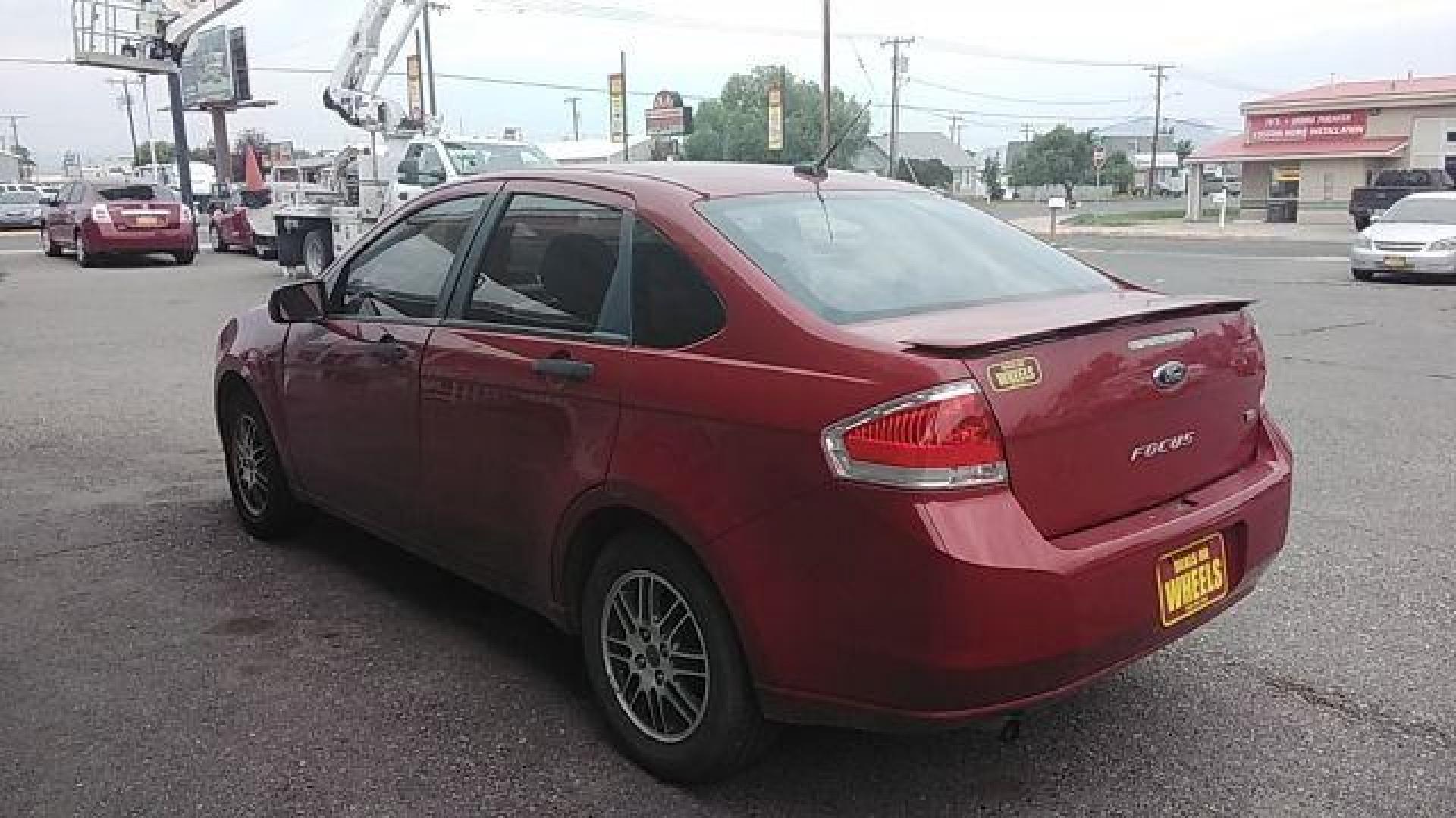 2010 Ford Focus SE Sedan (1FAHP3FN2AW) with an 2.0L L4 DOHC 16V engine, located at 1821 N Montana Ave., Helena, MT, 59601, (406) 422-1031, 0.000000, 0.000000 - Photo#6