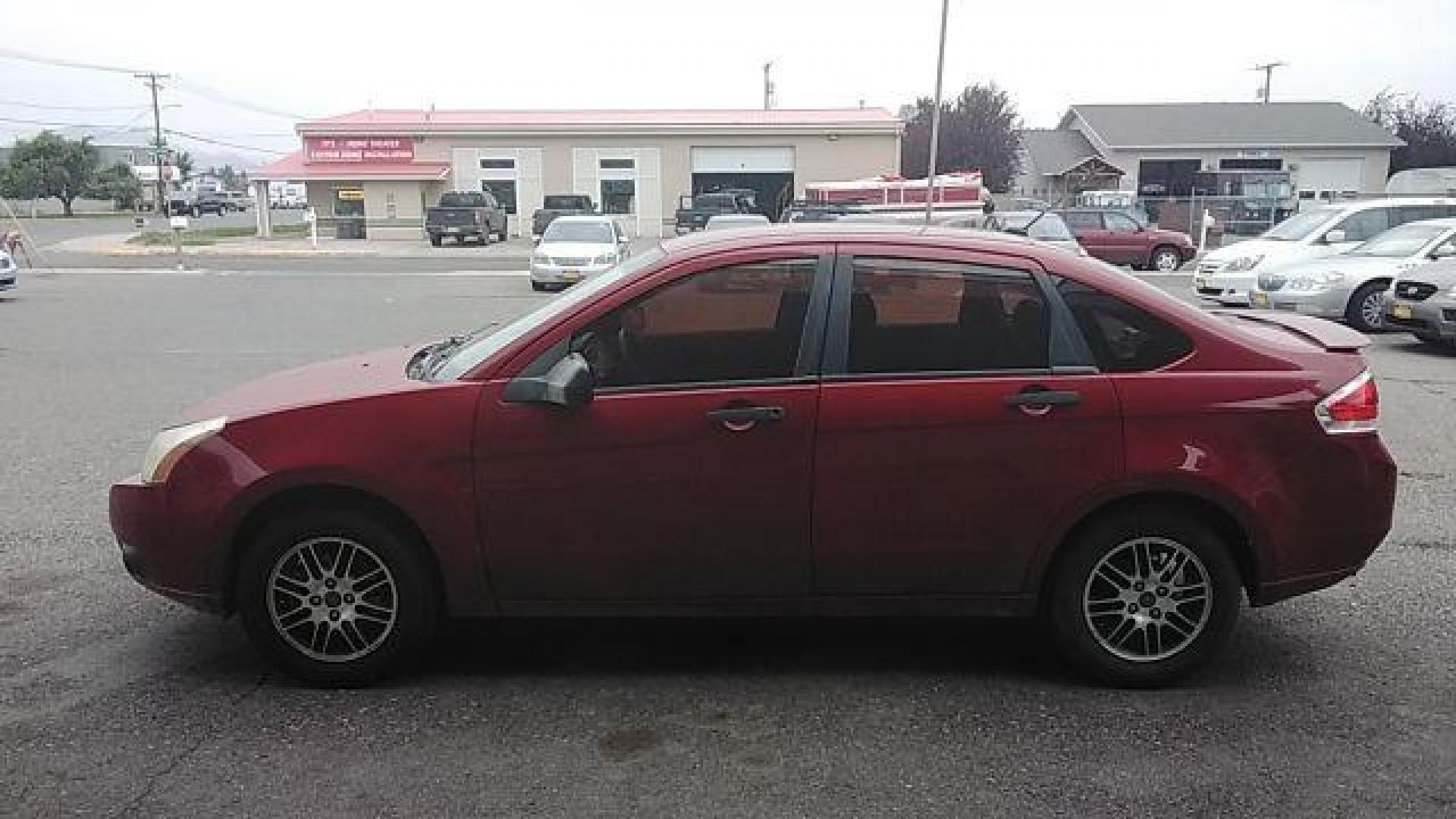 2010 Ford Focus SE Sedan (1FAHP3FN2AW) with an 2.0L L4 DOHC 16V engine, located at 1821 N Montana Ave., Helena, MT, 59601, (406) 422-1031, 0.000000, 0.000000 - Photo#7