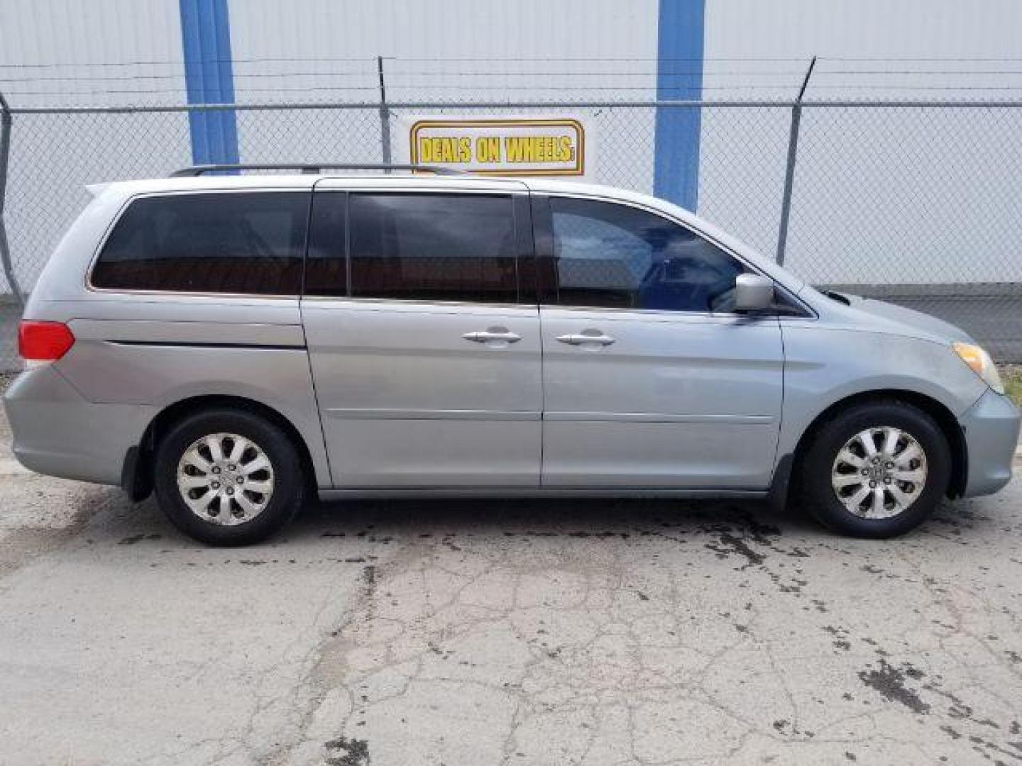 2010 Honda Odyssey EX-L w/ DVD and Navigation (5FNRL3H78AB) with an 3.5L V6 SOHC 24V engine, 5-Speed Automatic transmission, located at 1821 N Montana Ave., Helena, MT, 59601, (406) 422-1031, 0.000000, 0.000000 - Photo#5