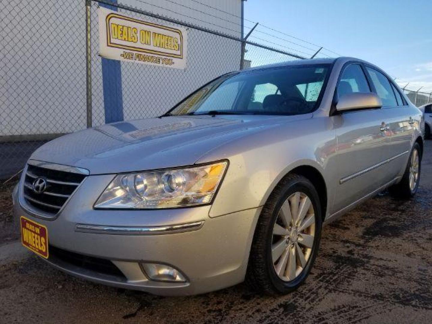 2010 Hyundai Sonata Limited V6 (5NPEU4AF1AH) with an 3.3L V6 DOHC 24V engine, 5-Speed Automatic transmission, located at 4801 10th Ave S,, Great Falls, MT, 59405, 0.000000, 0.000000 - Photo#0