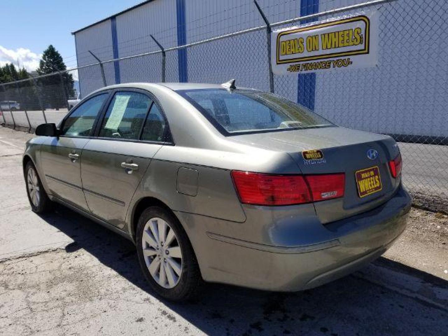 2010 Hyundai Sonata GLS (5NPET4ACXAH) with an 2.4L L4 DOHC 16V engine, located at 4801 10th Ave S,, Great Falls, MT, 59405, 0.000000, 0.000000 - Photo#3