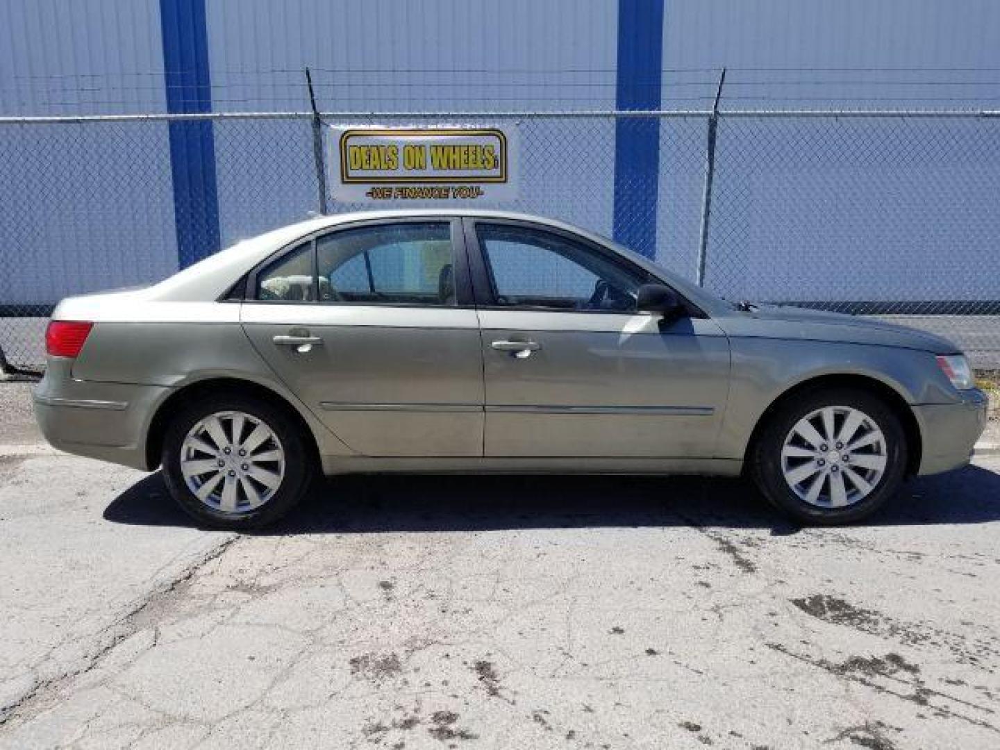 2010 Hyundai Sonata GLS (5NPET4ACXAH) with an 2.4L L4 DOHC 16V engine, located at 4801 10th Ave S,, Great Falls, MT, 59405, 0.000000, 0.000000 - Photo#5