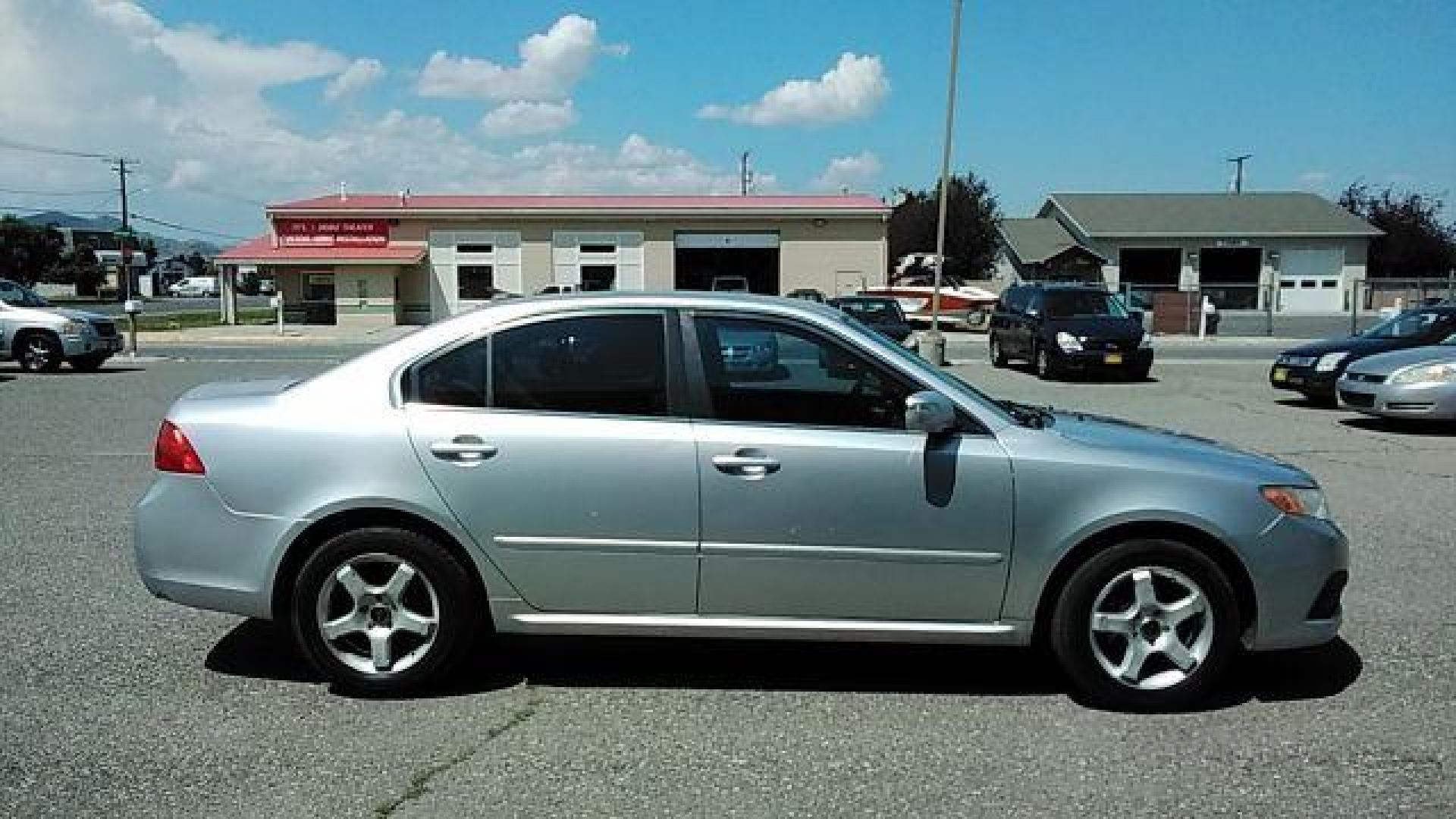 2010 Kia Optima LX (KNAGG4A80A5) with an 2.4L L4 DOHC 16V engine, 4-Speed Automatic transmission, located at 1821 N Montana Ave., Helena, MT, 59601, (406) 422-1031, 0.000000, 0.000000 - Photo#3