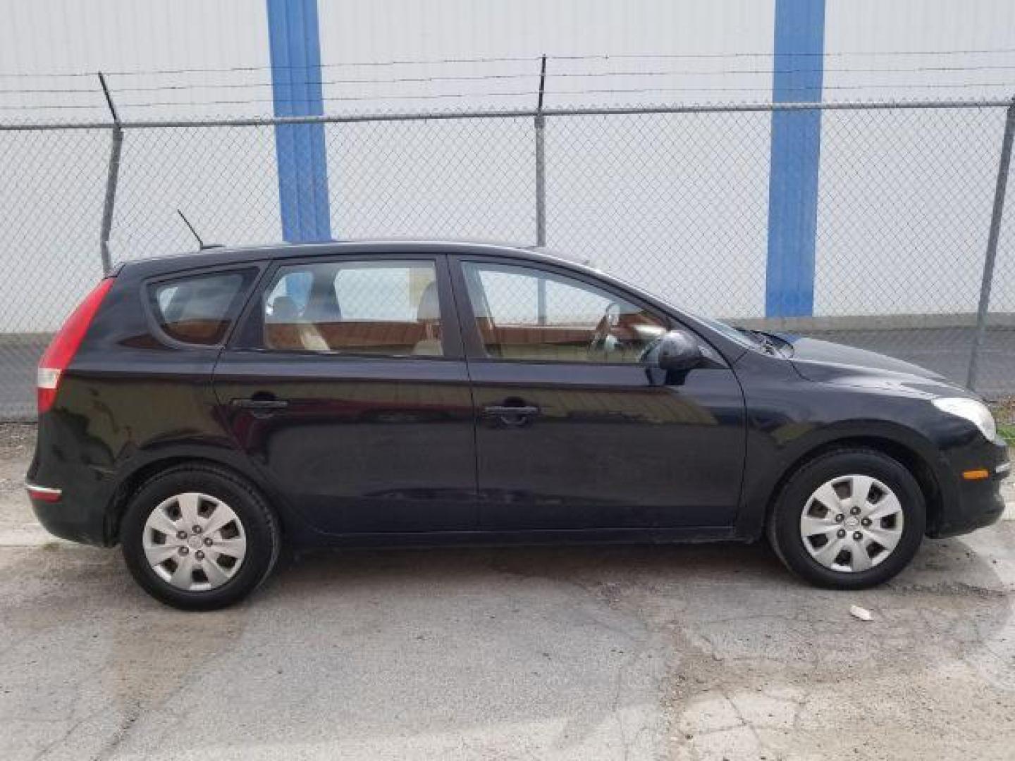 2011 Hyundai Elantra Touring SE Manual (KMHDB8AE8BU) with an 2.0L L4 DOHC 16V engine, 5-Speed Manual transmission, located at 4801 10th Ave S,, Great Falls, MT, 59405, 0.000000, 0.000000 - Photo#6