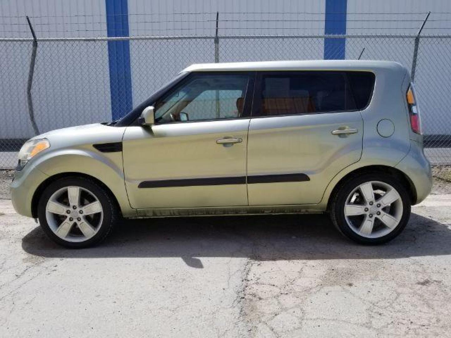 2011 Kia Soul Sport (KNDJT2A2XB7) with an 2.0L L4 DOHC 16V engine, located at 4801 10th Ave S,, Great Falls, MT, 59405, 0.000000, 0.000000 - Photo#2