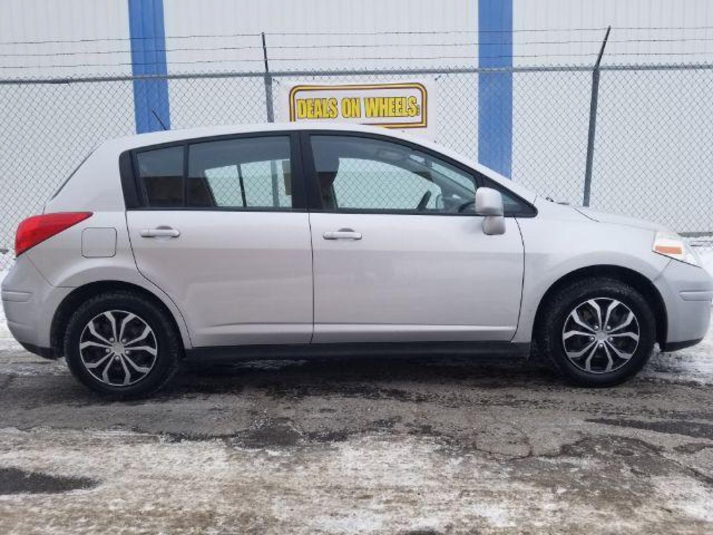 2011 Nissan Versa 1.8 S Hatchback (3N1BC1CP0BL) with an 1.8L L4 DOHC 16V engine, located at 1821 N Montana Ave., Helena, MT, 59601, (406) 422-1031, 0.000000, 0.000000 - Photo#3