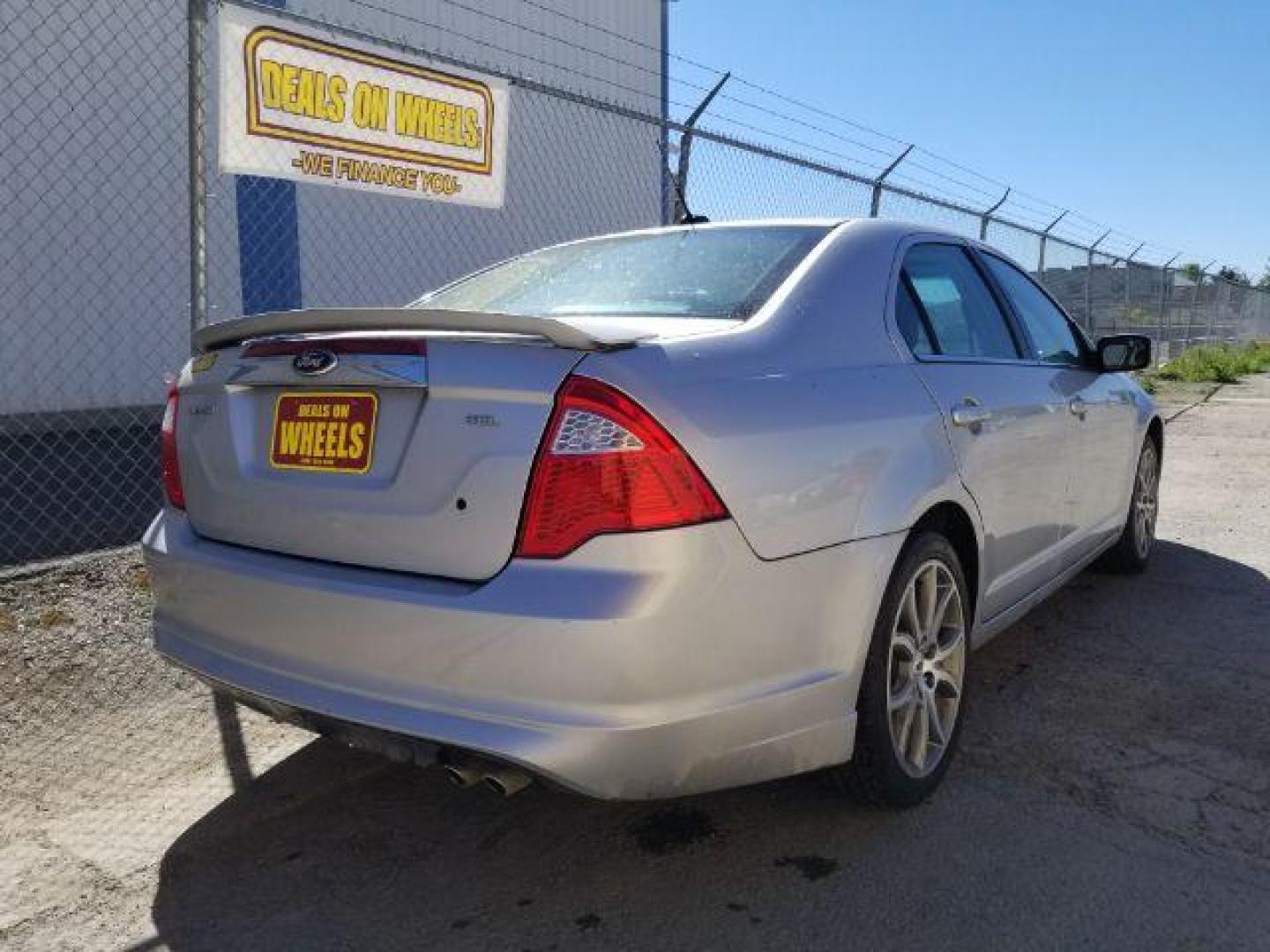 2012 Ford Fusion SEL (3FAHP0JA0CR) with an 2.5L L4 DOHC 16V engine, located at 1821 N Montana Ave., Helena, MT, 59601, (406) 422-1031, 0.000000, 0.000000 - Photo#4