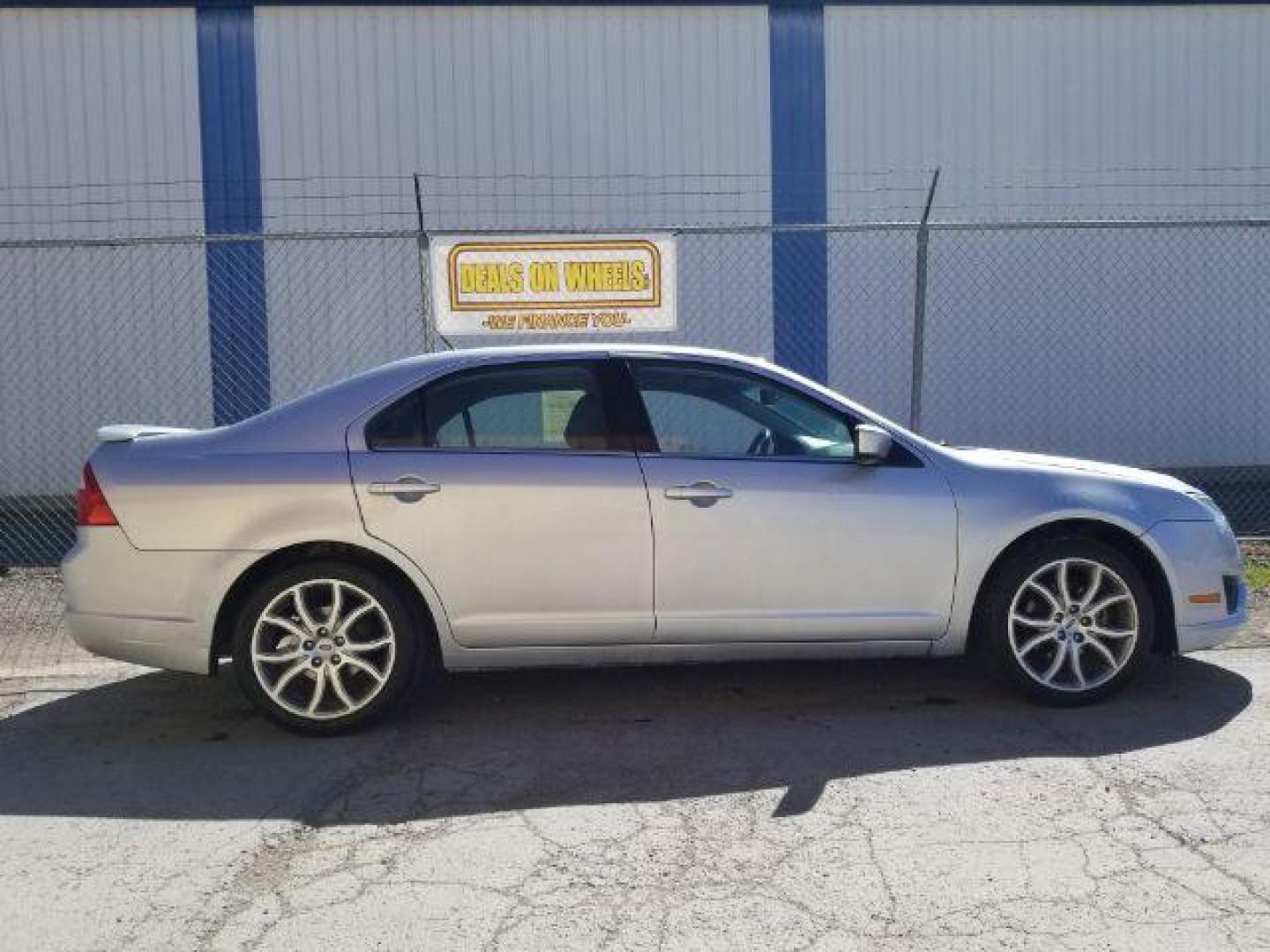 2012 Ford Fusion SEL (3FAHP0JA0CR) with an 2.5L L4 DOHC 16V engine, located at 1821 N Montana Ave., Helena, MT, 59601, (406) 422-1031, 0.000000, 0.000000 - Photo#5