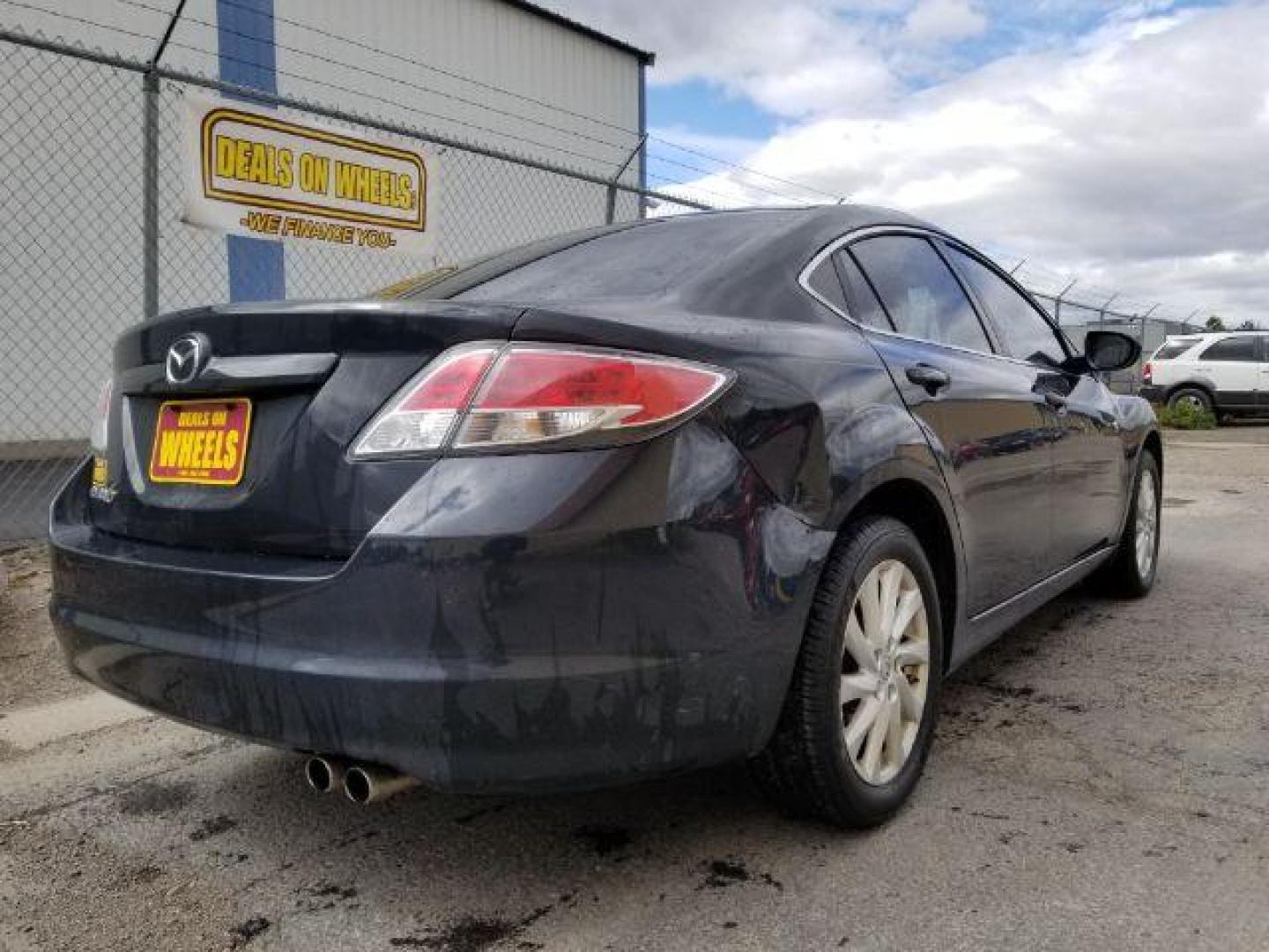 2012 Mazda Mazda6 I Touring (1YVHZ8DH5C5) with an 2.5L L4 DOHC 16V engine, 6-Speed Automatic transmission, located at 1800 West Broadway, Missoula, 59808, (406) 543-1986, 46.881348, -114.023628 - Photo#4