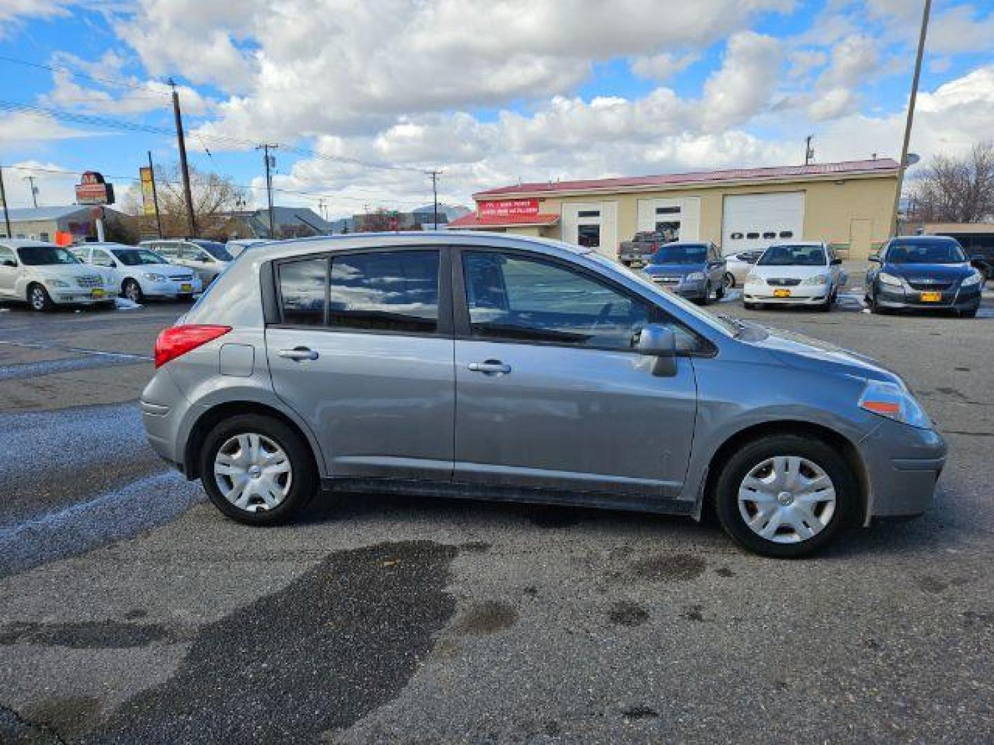 2012 Nissan Versa 1.8 SL Hatchback (3N1BC1CP3CK) with an 1.8L L4 DOHC 16V engine, Continuously Variable Transmission transmission, located at 1821 N Montana Ave., Helena, MT, 59601, (406) 422-1031, 0.000000, 0.000000 - Photo#2