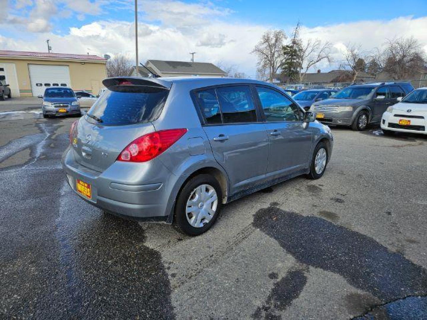 2012 Nissan Versa 1.8 SL Hatchback (3N1BC1CP3CK) with an 1.8L L4 DOHC 16V engine, Continuously Variable Transmission transmission, located at 1821 N Montana Ave., Helena, MT, 59601, (406) 422-1031, 0.000000, 0.000000 - Photo#3